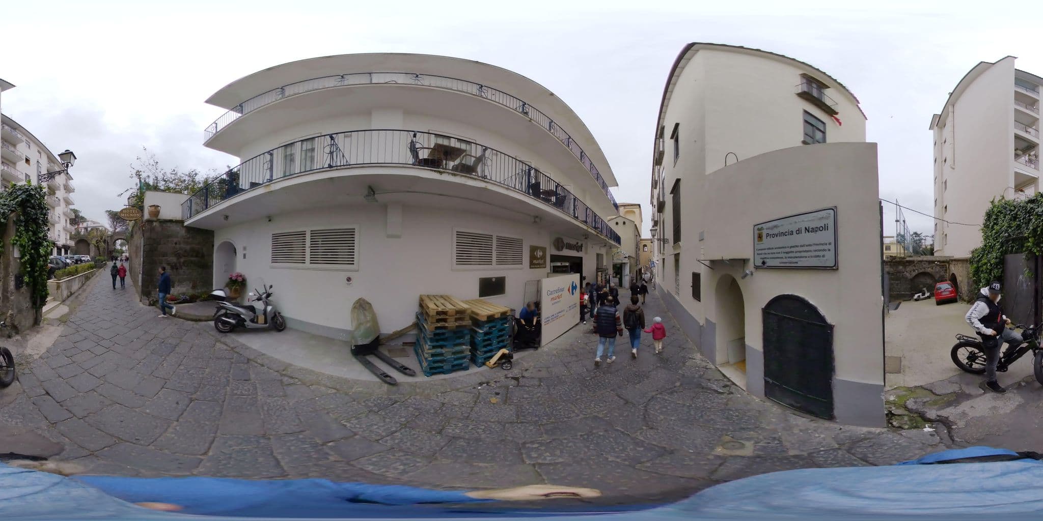 Street view near Hotel Mignon, Sorrento — © stefan-RolfsRom (CC BY-SA · Mapillary)