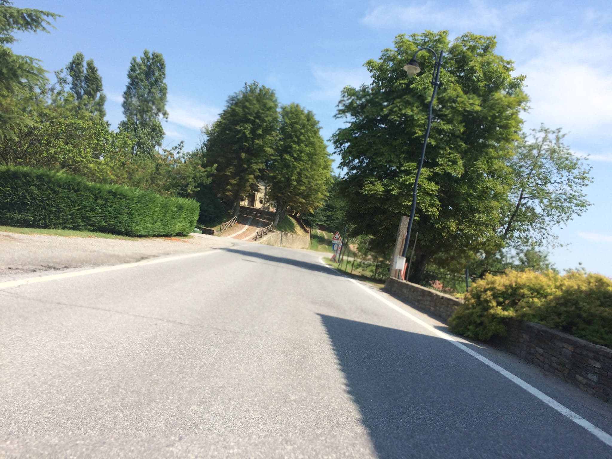 Street view near Radice Verde, Monforte d'Alba — © cxc (CC BY-SA · Mapillary)