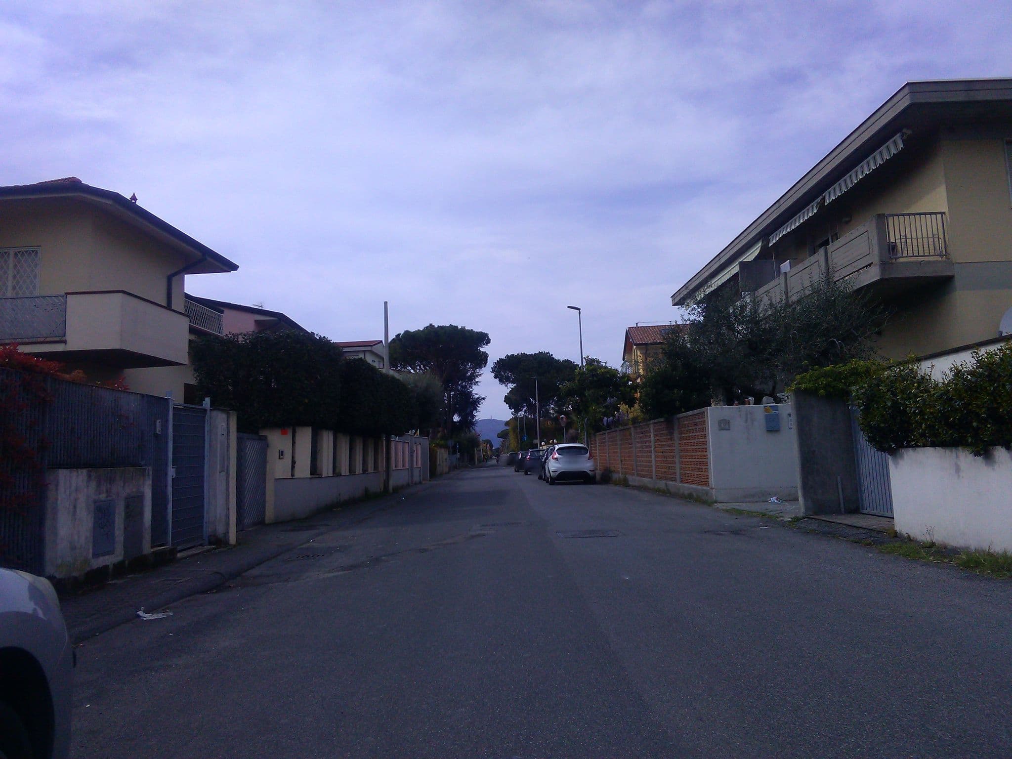 Street view near Villa Apuana, Marina di Carrara — © cxc (CC BY-SA · Mapillary)