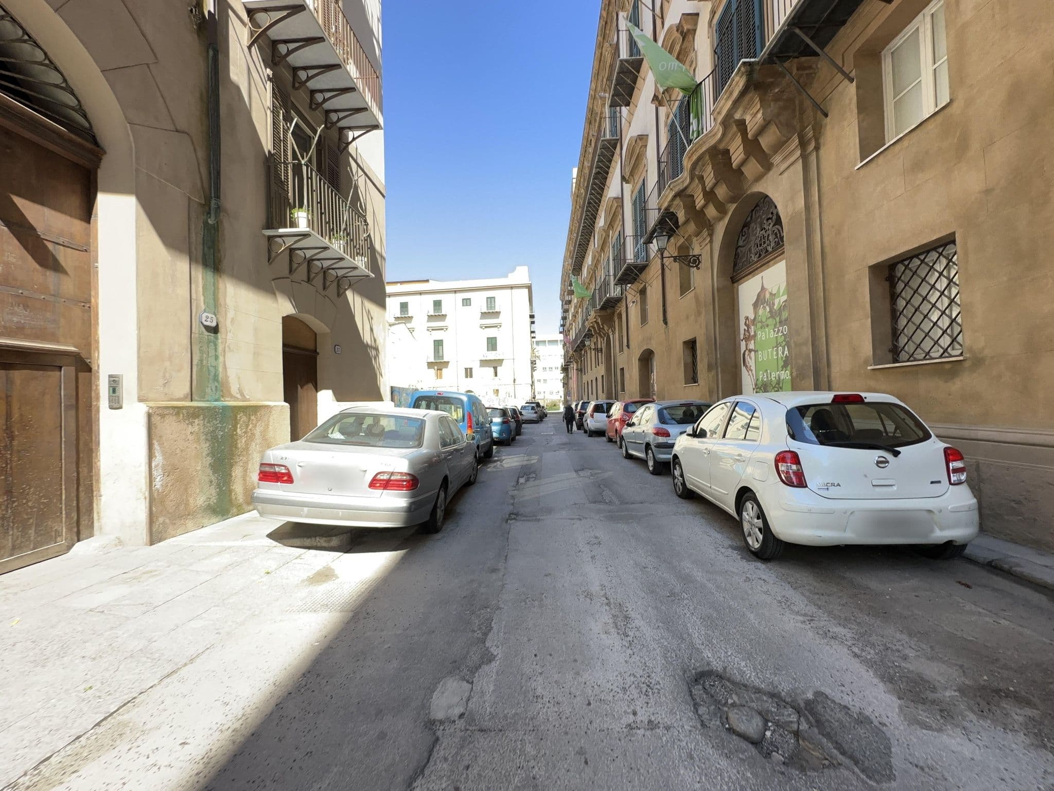 Street view near Sea Horse House, Palermo