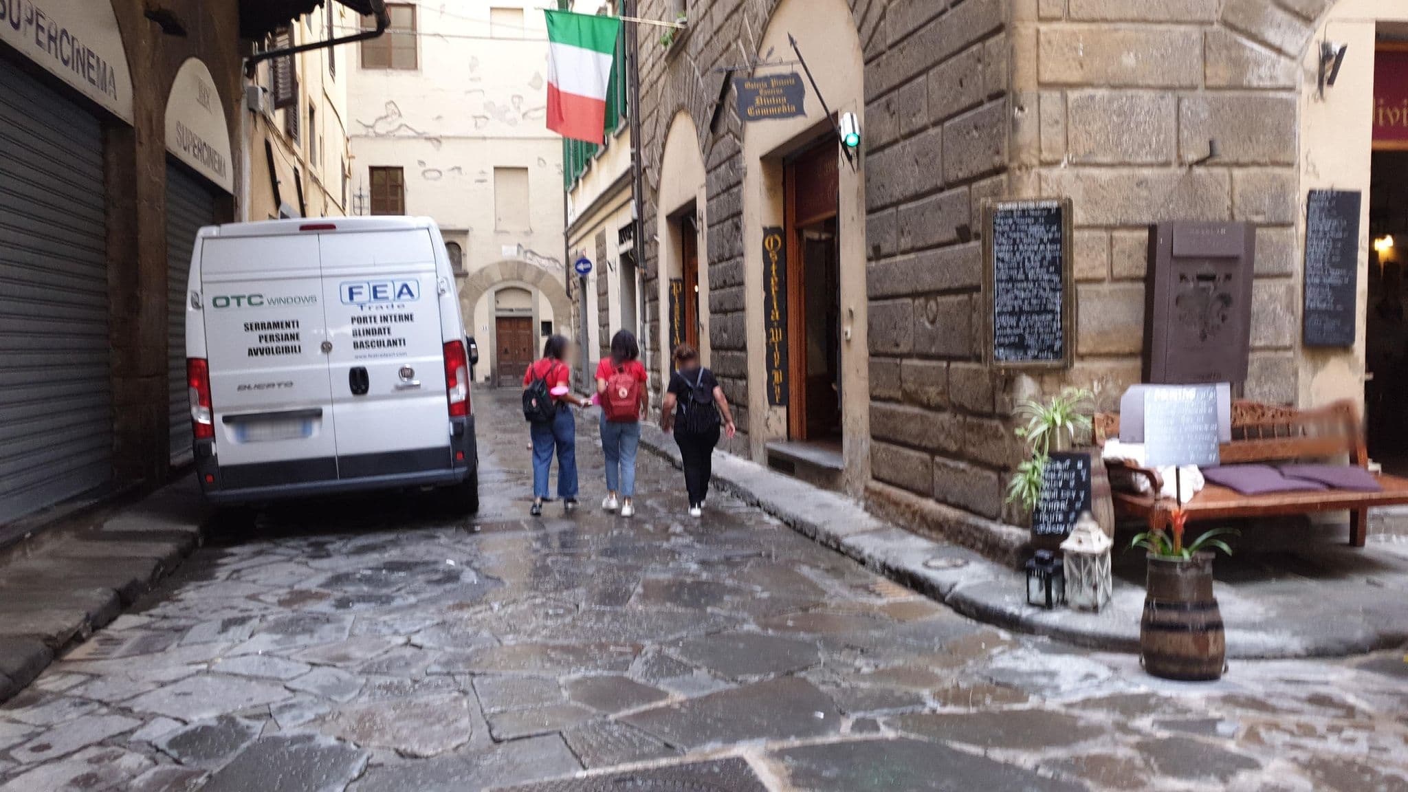 Street view near Il Gattopardo B&B, Florence — © jopparn (CC BY-SA · Mapillary)
