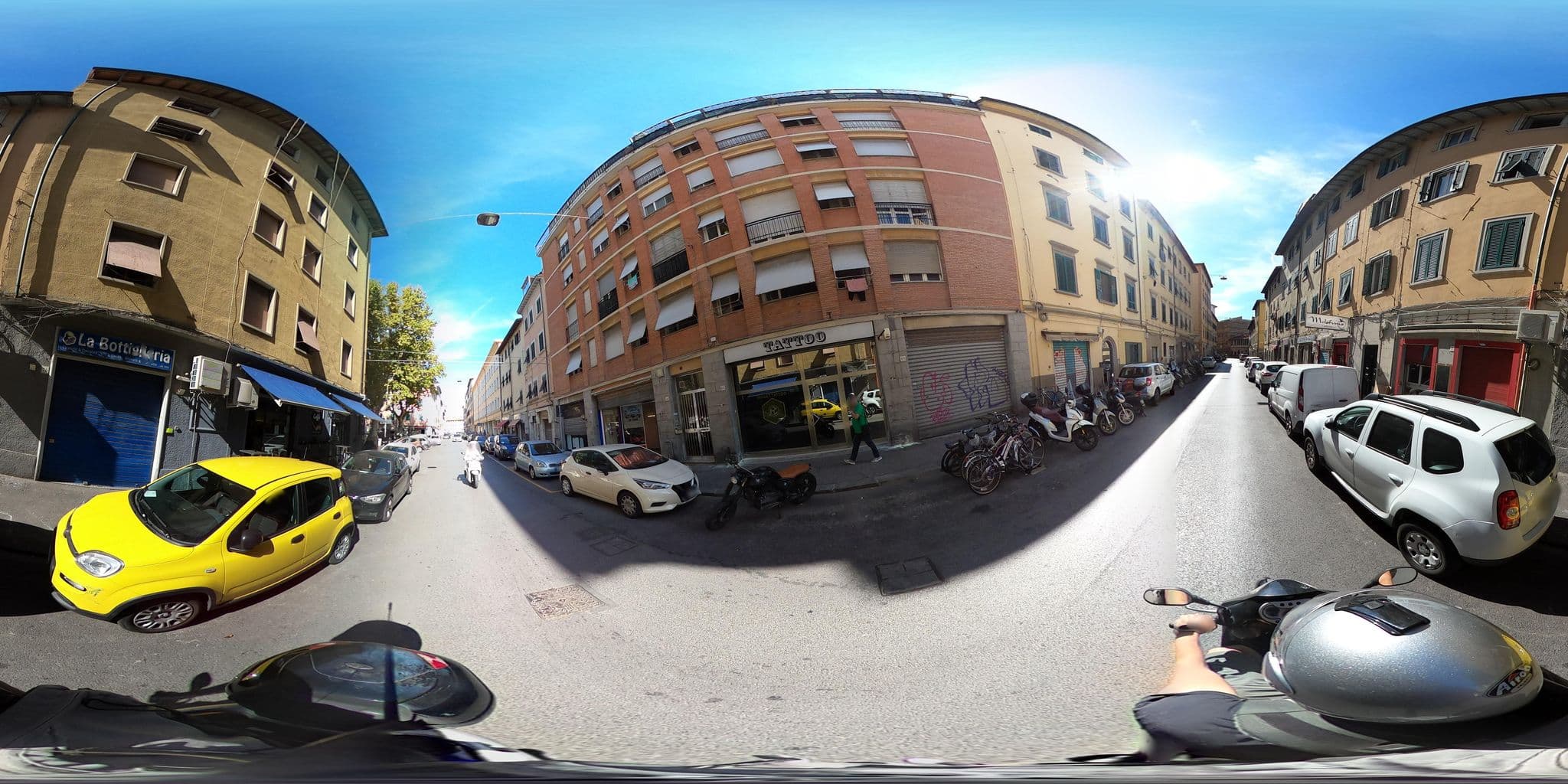 Street view near Luxurio rooms, Livorno — © momix (CC BY-SA · Mapillary)