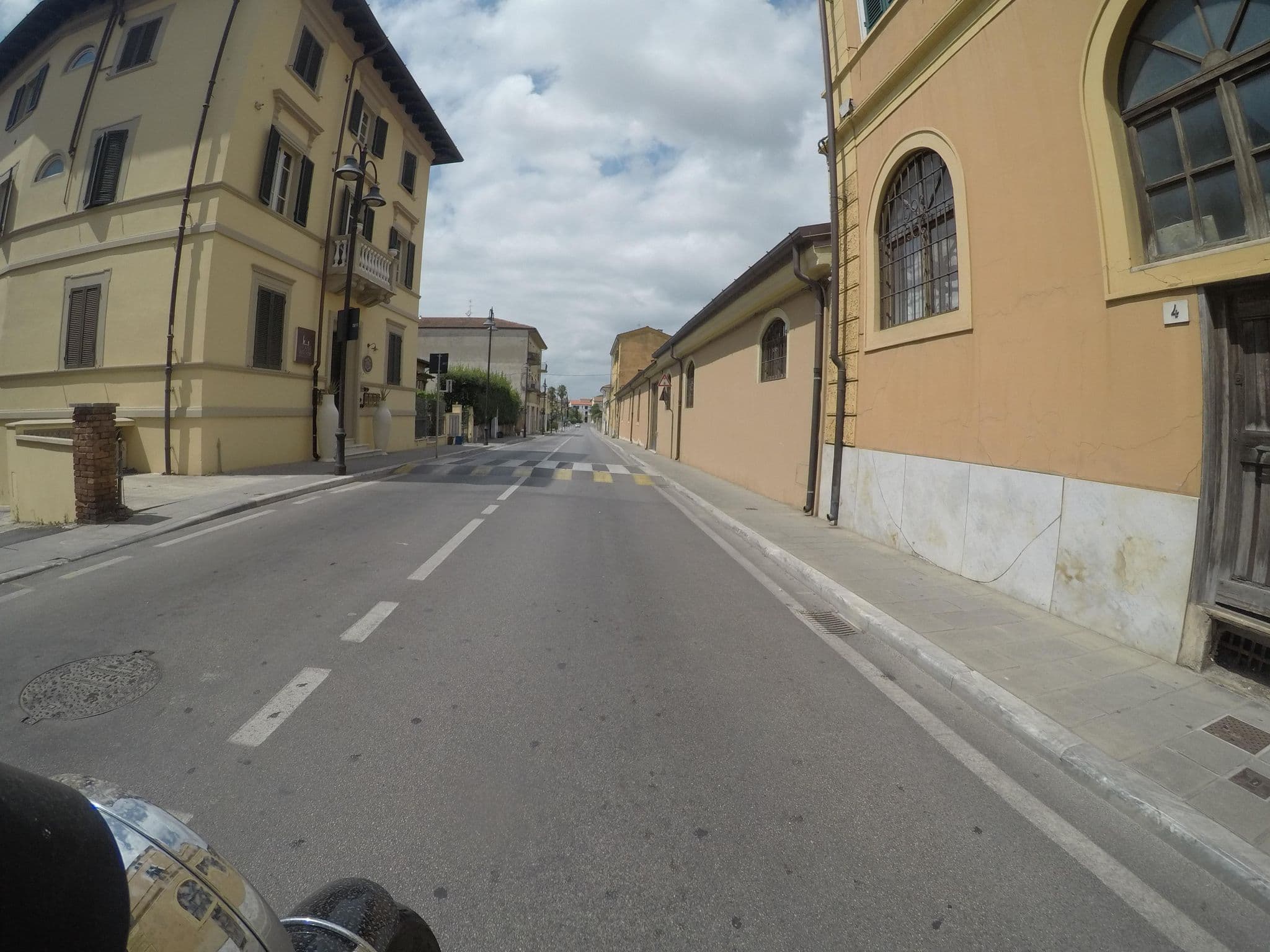 Street view near Le camere pietrasantine, Pietrasanta — © cxc (CC BY-SA · Mapillary)