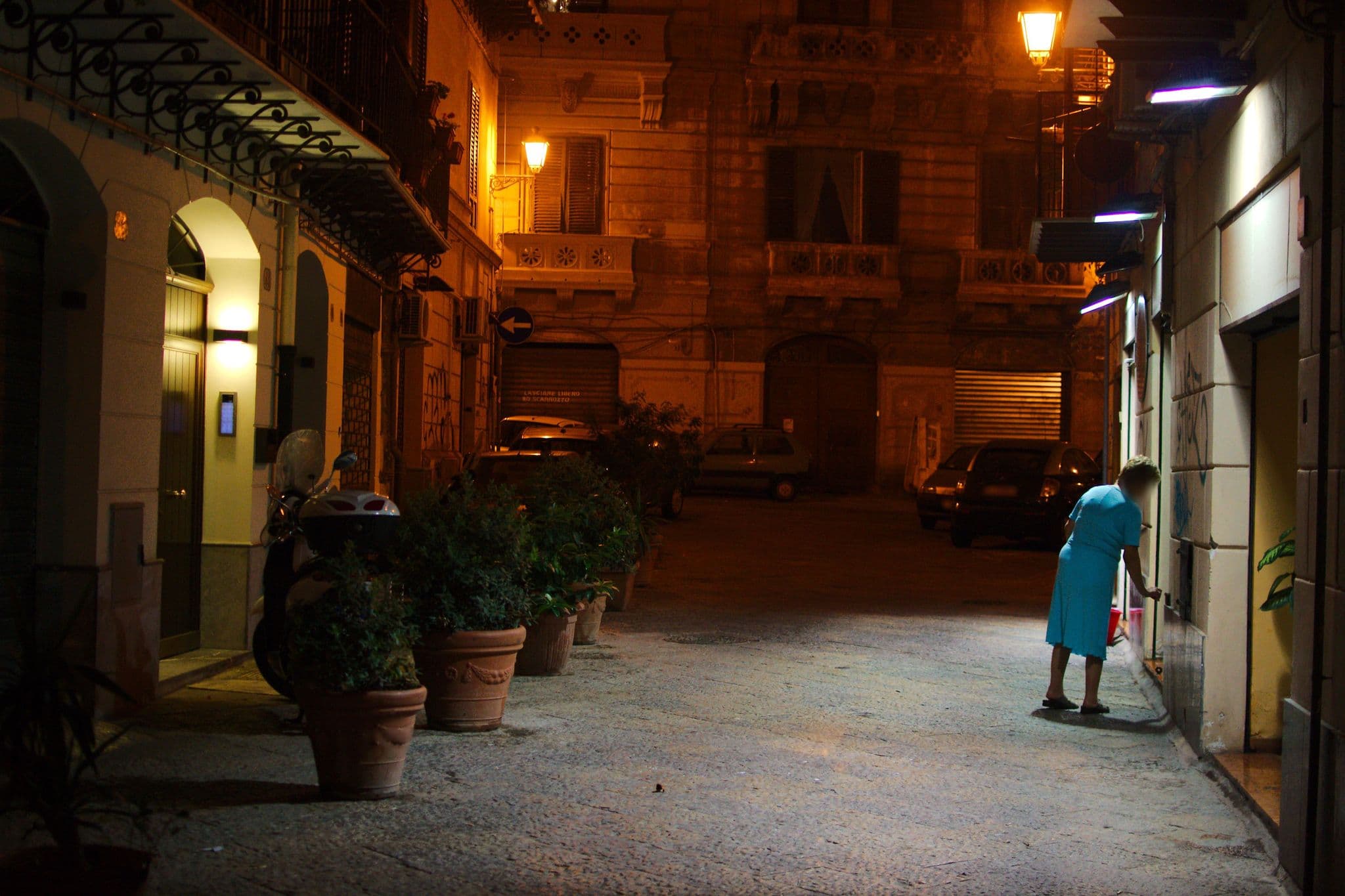 Street view near A Loggia Apartments, Palermo