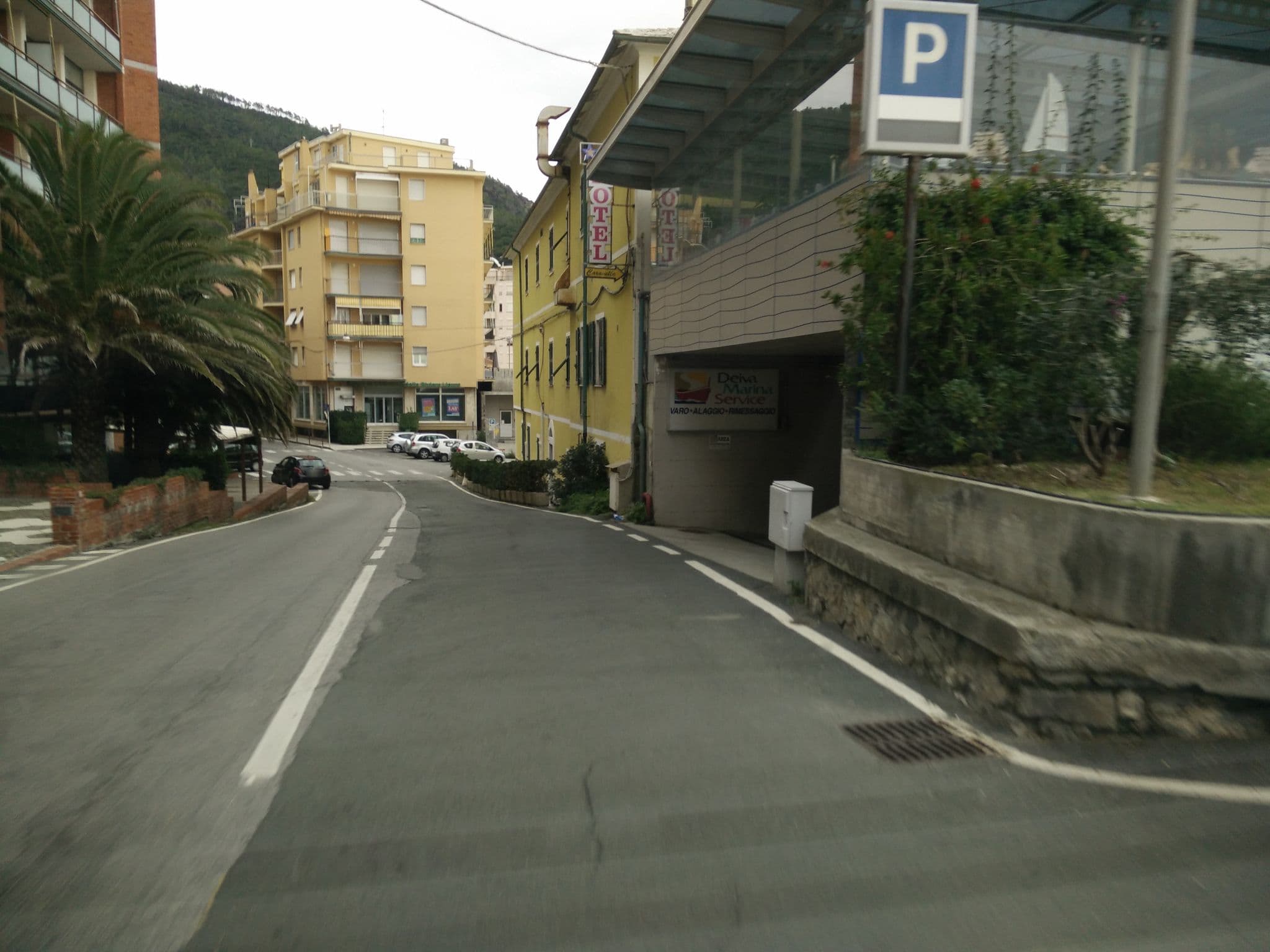 Street view near Caravella, Moneglia — © joostjakob (CC BY-SA · Mapillary)