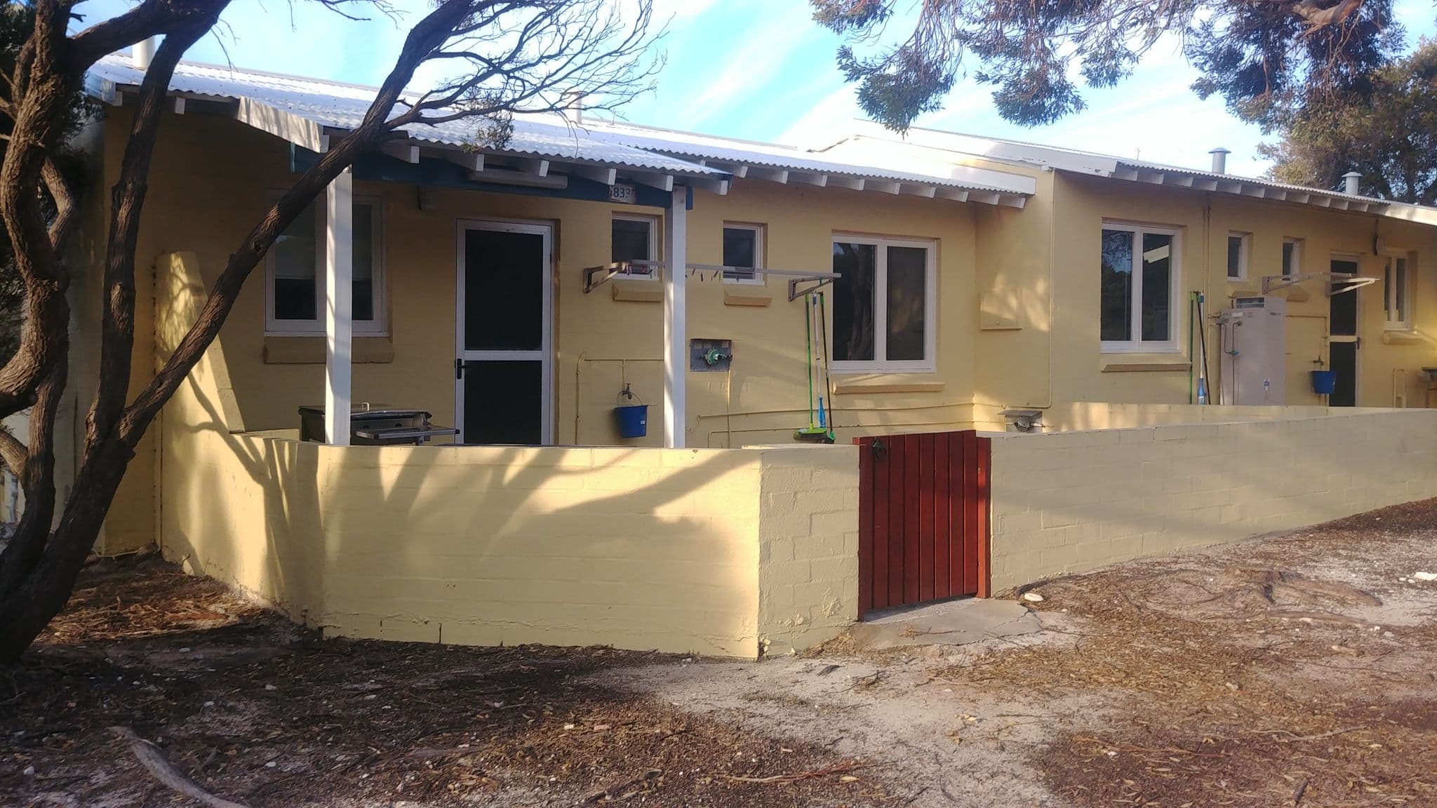 Street view near 835, North Fremantle — © samwilson (CC BY-SA · Mapillary)