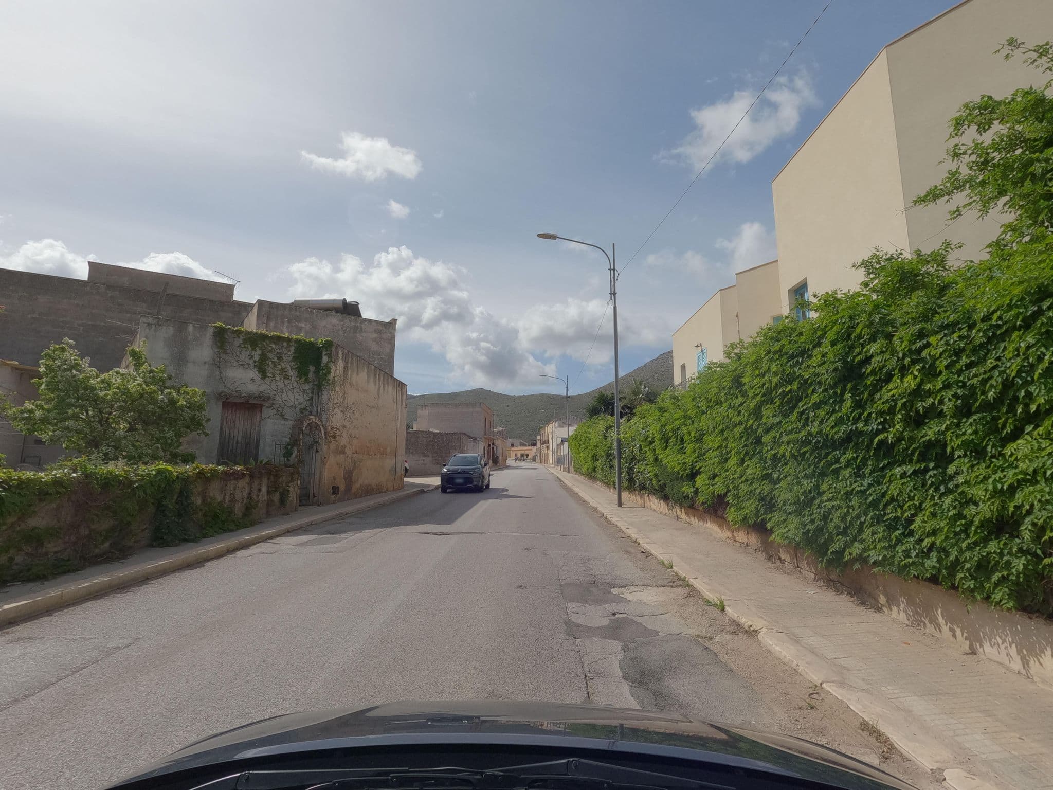 Street view near Pensione Càtarin, Castelluzzo — © ESTmapper1001 (CC BY-SA · Mapillary)