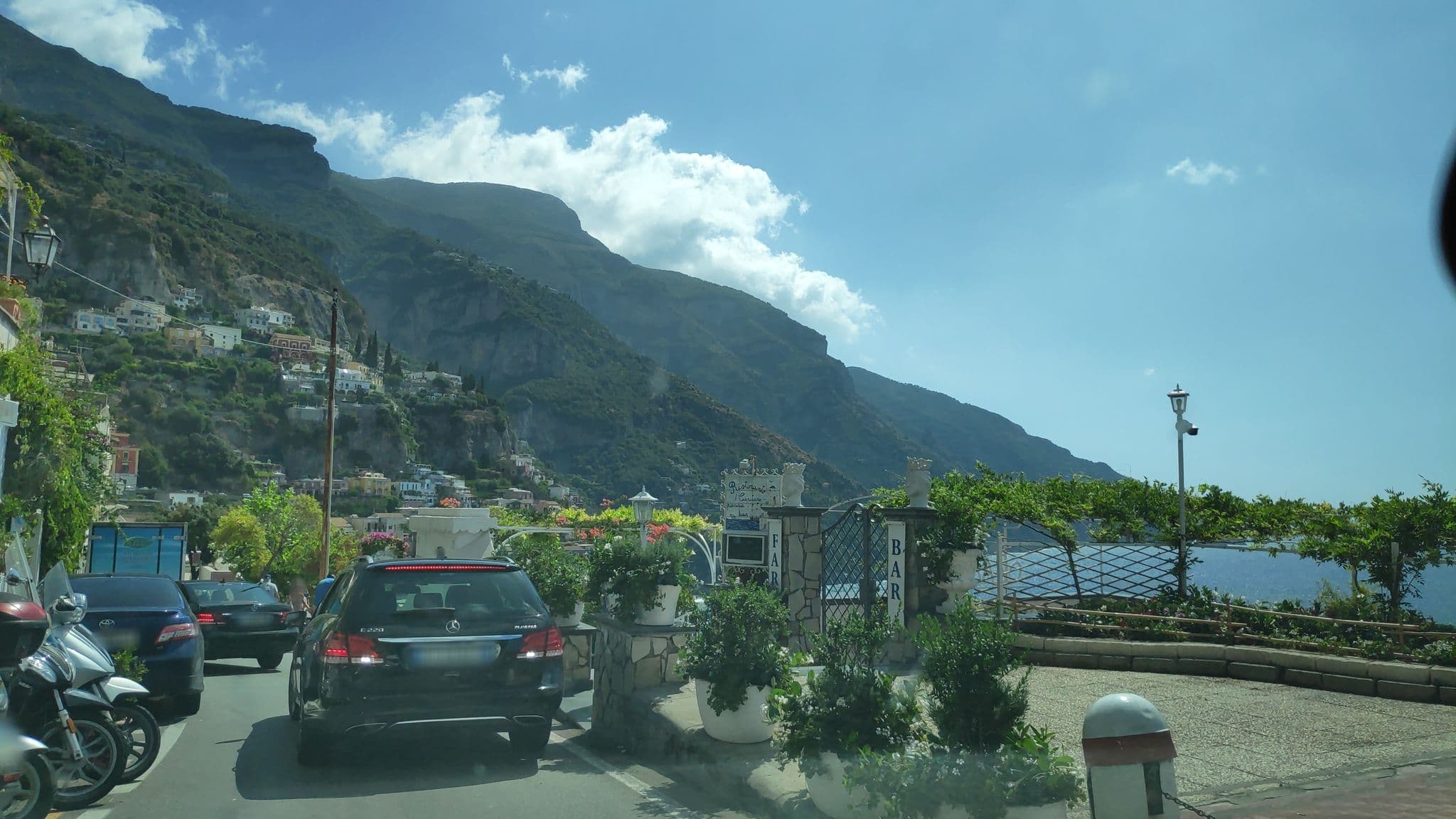 Street view near Hotel Montemare, Positano — © marcuscalabresus (CC BY-SA · Mapillary)