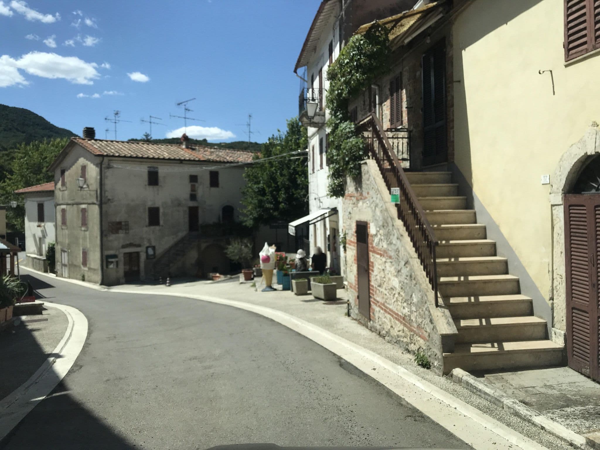 Street view near Bagni San Filippo, Abbadia San Salvatore — © panbauletto (CC BY-SA · Mapillary)