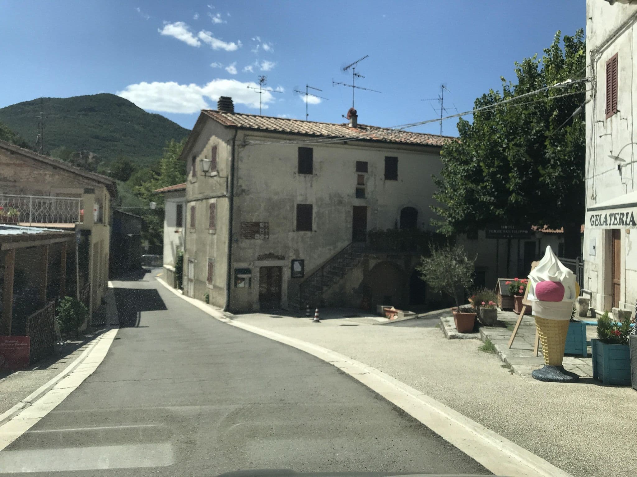 Street view near Il fosso bianco, Abbadia San Salvatore — © panbauletto (CC BY-SA · Mapillary)
