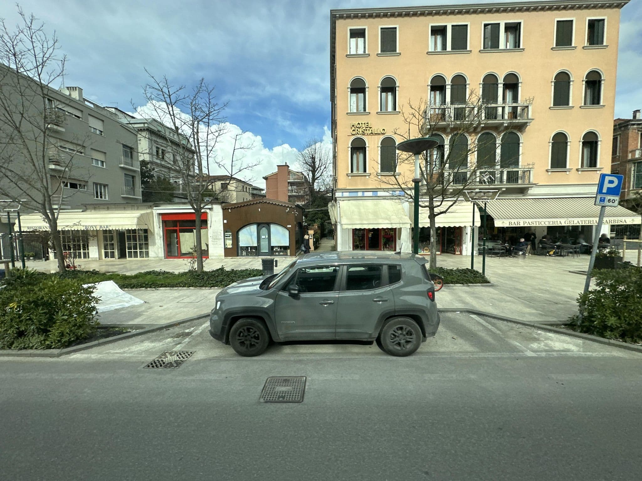 Street view near Hotel Cristallo, Lido — © quickness805 (CC BY-SA · Mapillary)
