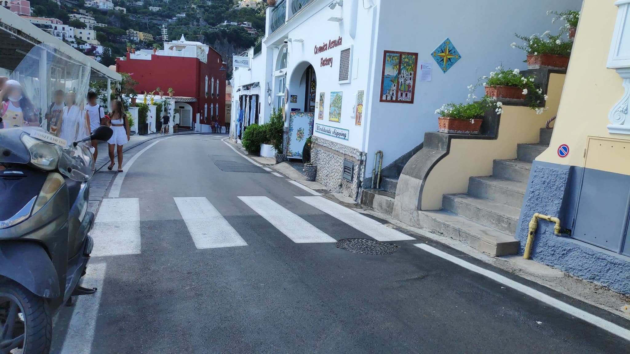 Street view near L'Ancora - hotel, Positano — © marcuscalabresus (CC BY-SA · Mapillary)