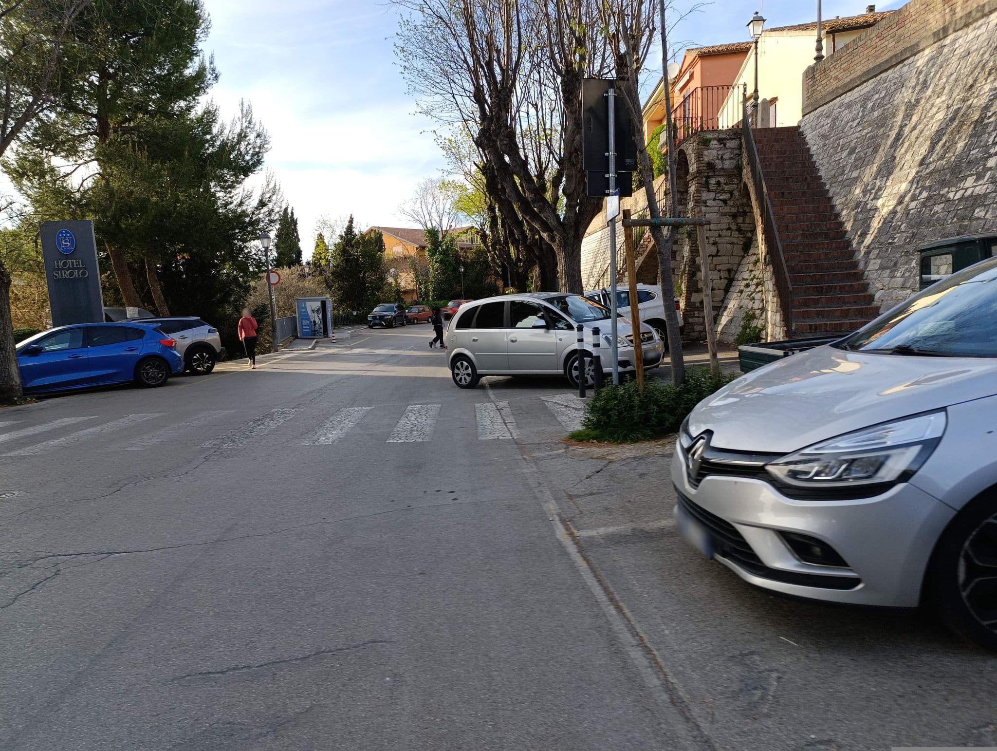 Street view near Hotel Sirolo, Sirolo — © jeawrong (CC BY-SA · Mapillary)