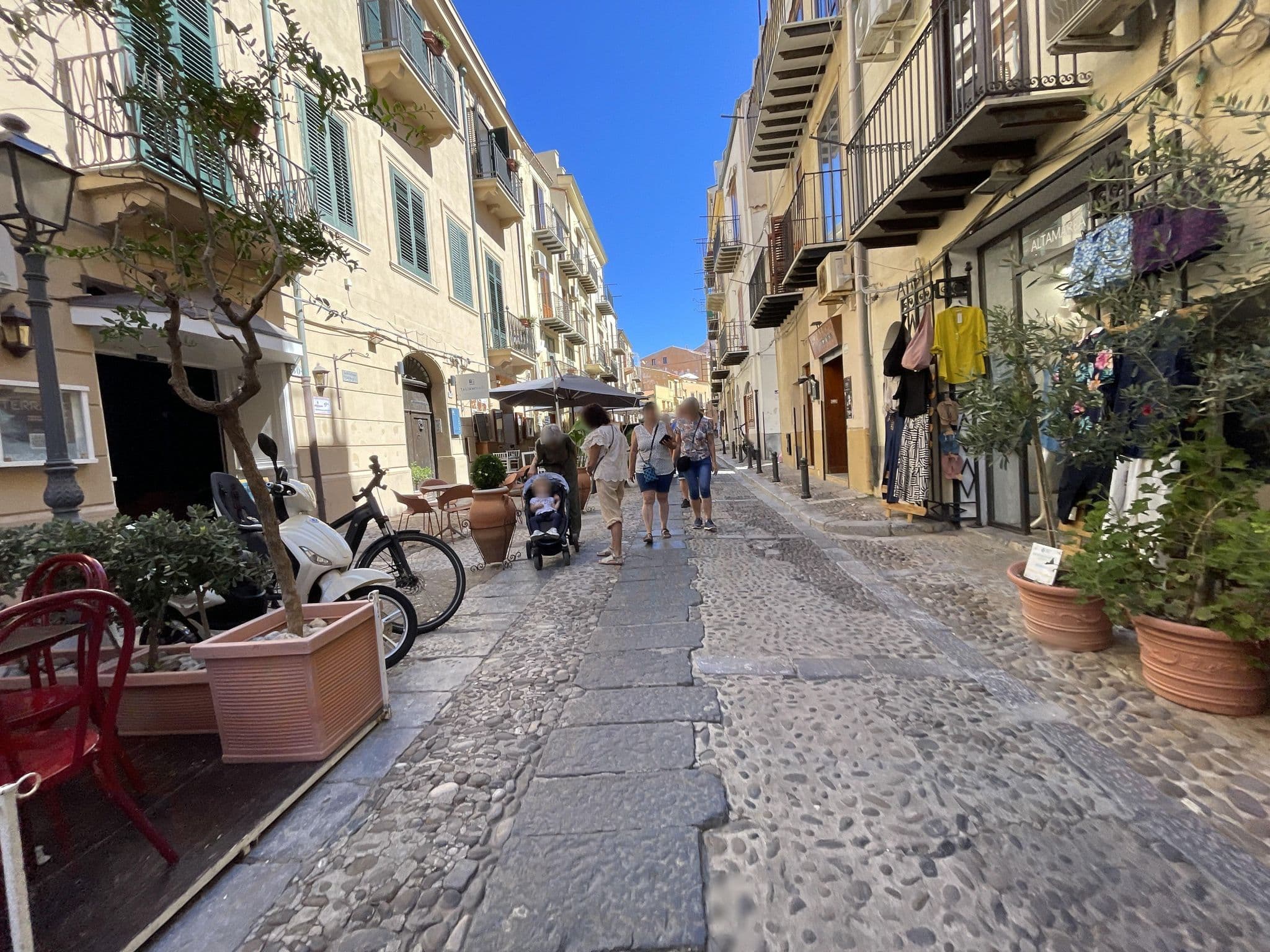 Street view near Taliammari, Cefalù — © asturksever (CC BY-SA · Mapillary)