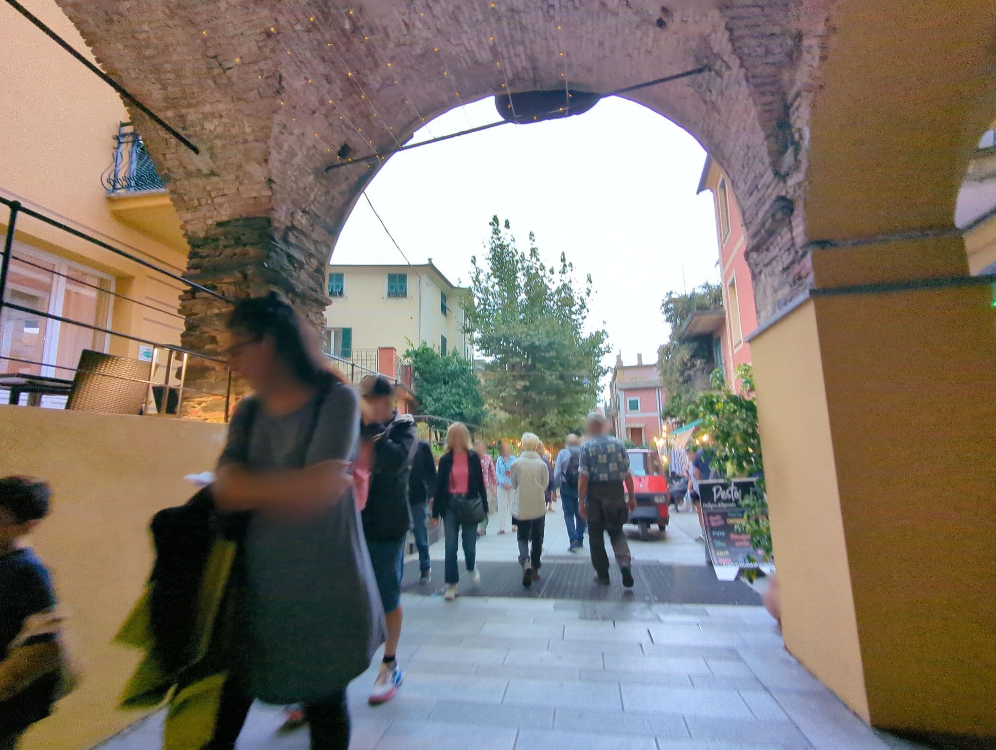Street view near Hotel Margherita, Monterosso al Mare — © ente (CC BY-SA · Mapillary)