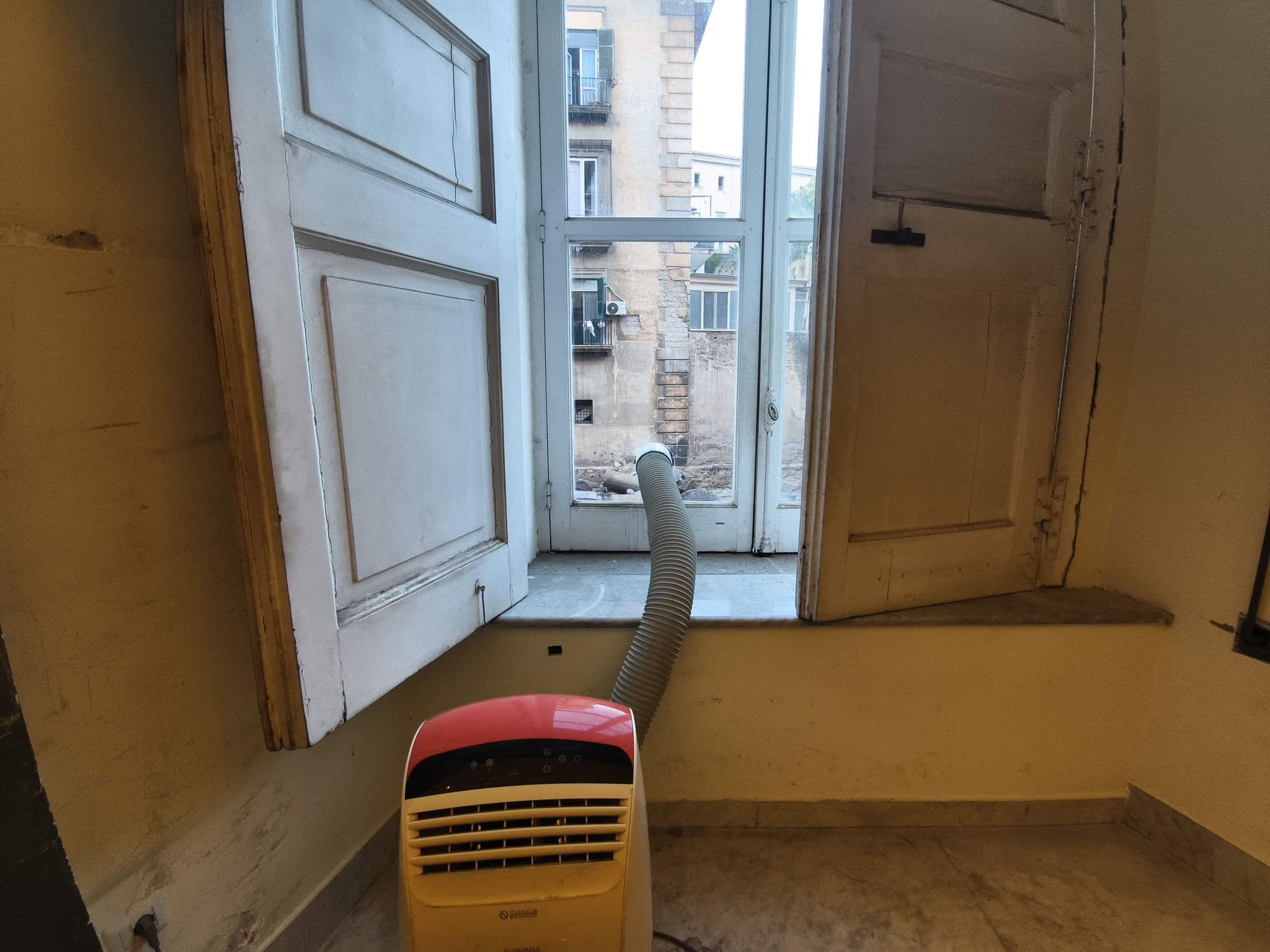 Street view near SuperOtium, Avvocata — © randomichael (CC BY-SA · Mapillary)