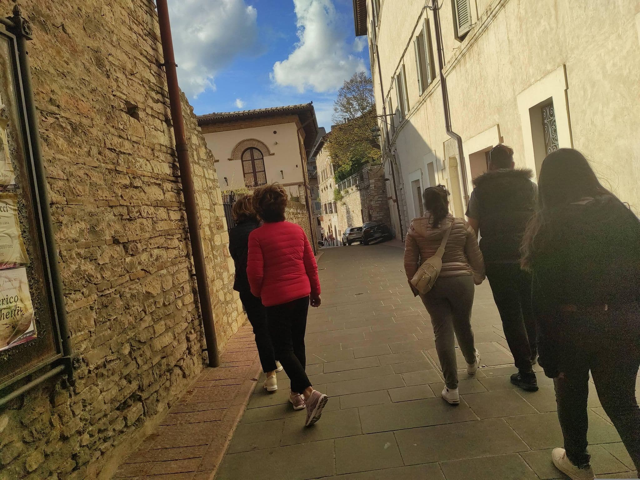 Street view near Casa Papa Giovanni, Assisi — © jeawrong (CC BY-SA · Mapillary)