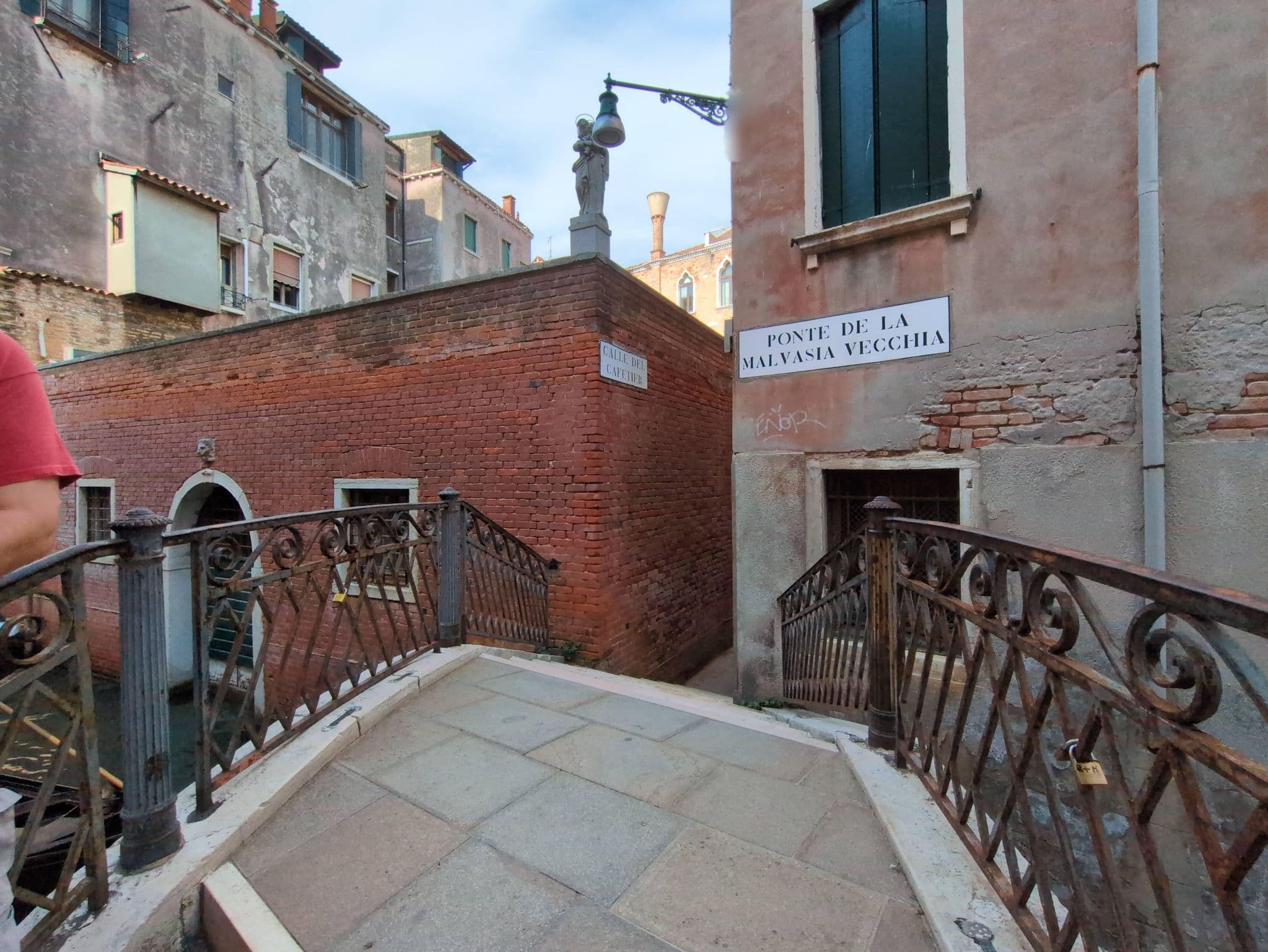 Street view near Hotel Piccola Fenice, Venice