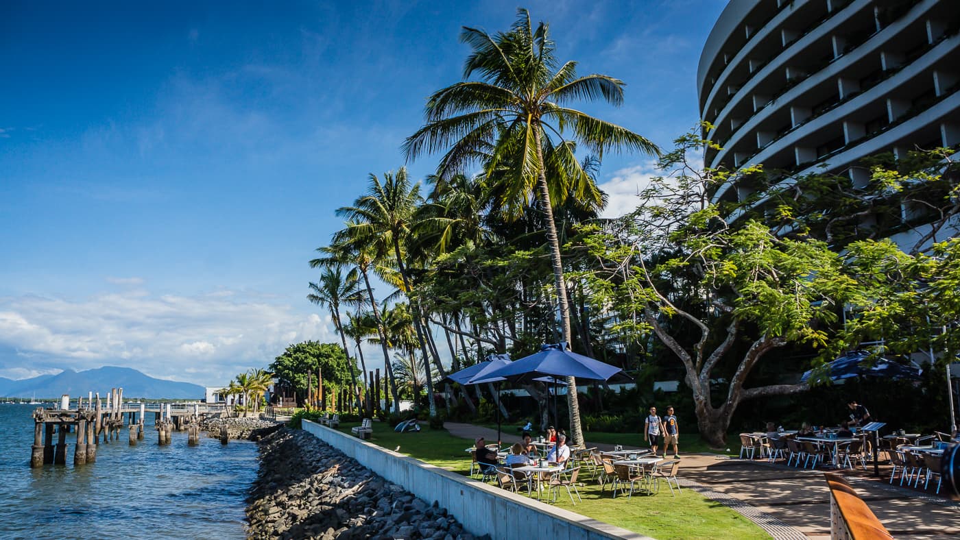Hilton Cairns (via Wikimedia Commons, CC BY-SA 3.0)
