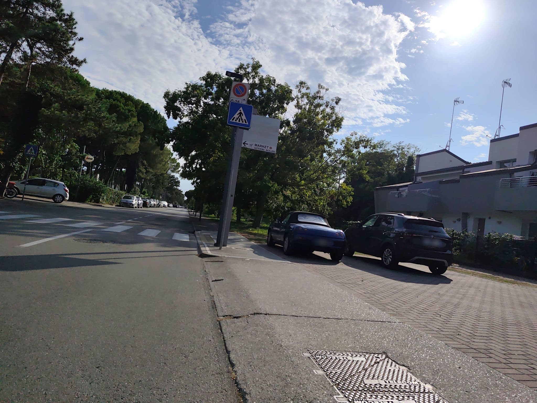 Street view near Pensione Giardino, Lignano Sabbiadoro — © Duro (CC BY-SA · Mapillary)