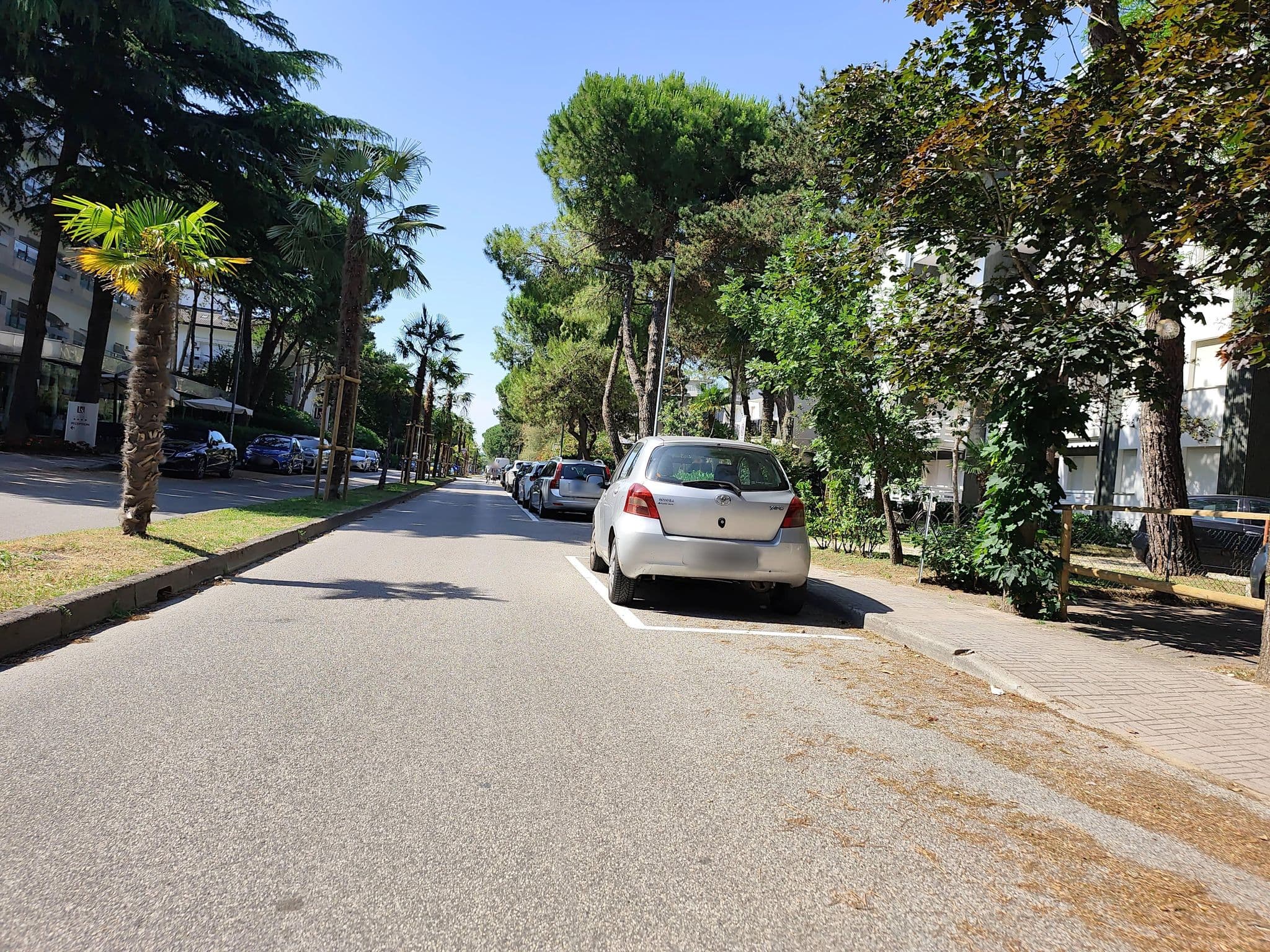 Street view near Park Hotel, Lignano Sabbiadoro — © Duro (CC BY-SA · Mapillary)