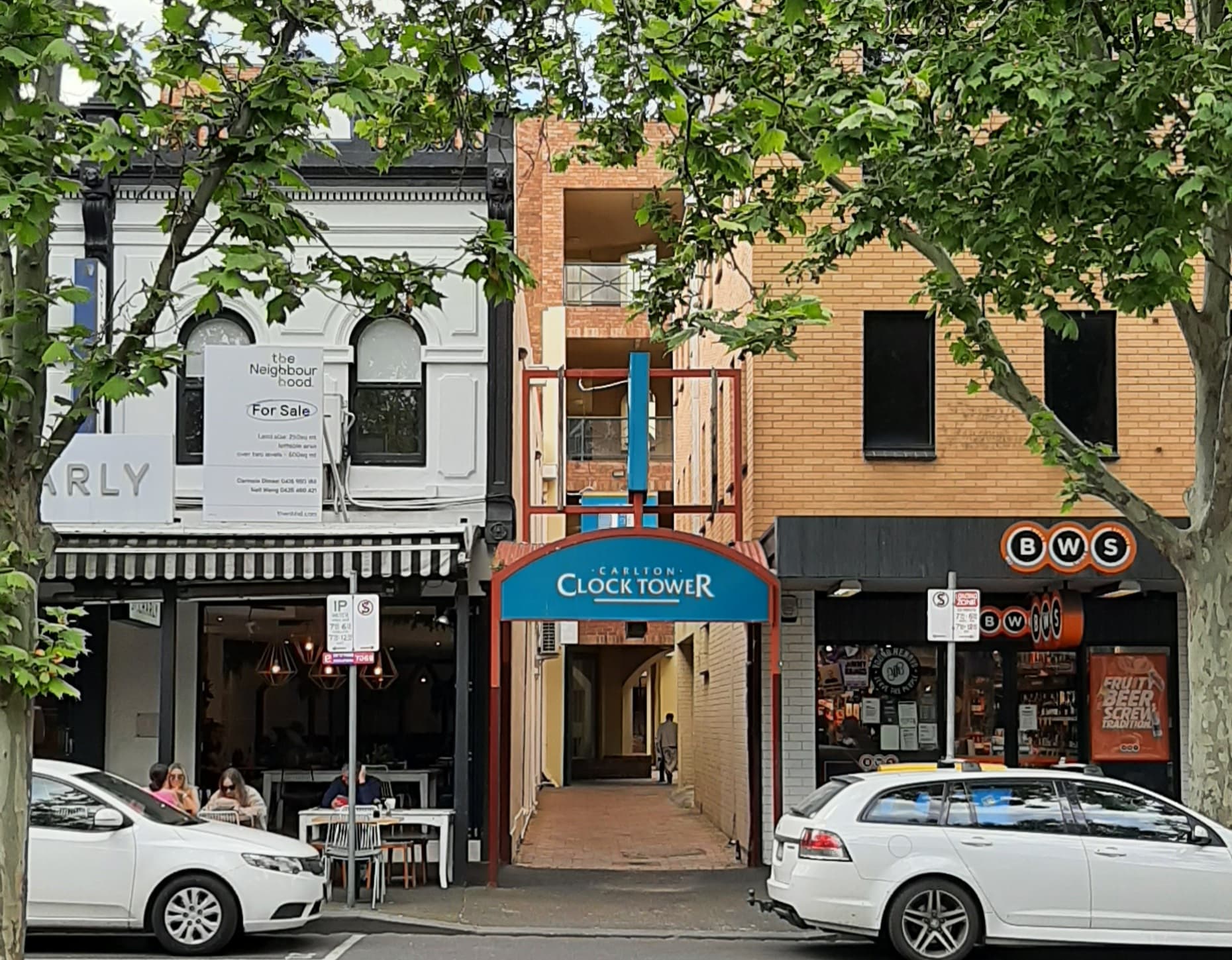 Melbourne Carlton Central Apartment Hotel (via Wikimedia Commons, CC BY-SA 4.0)