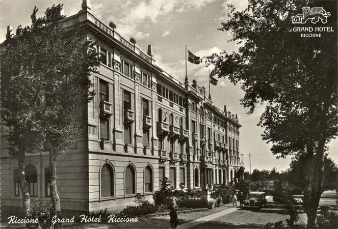 Le Grand Hotel Riccione (via Wikimedia Commons, Attribution)