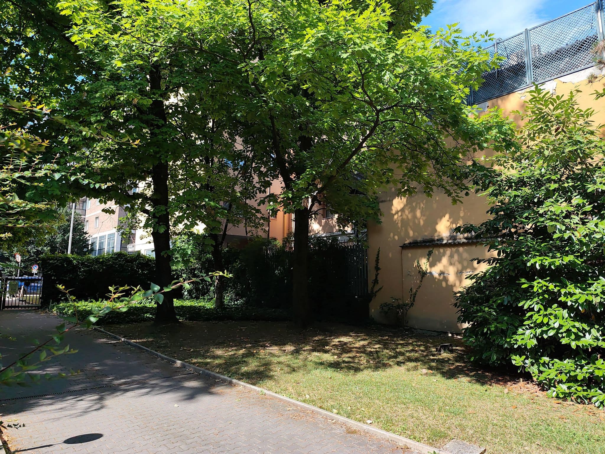 Street view near Zanhotel Europa, Bologna — © eandre (CC BY-SA · Mapillary)