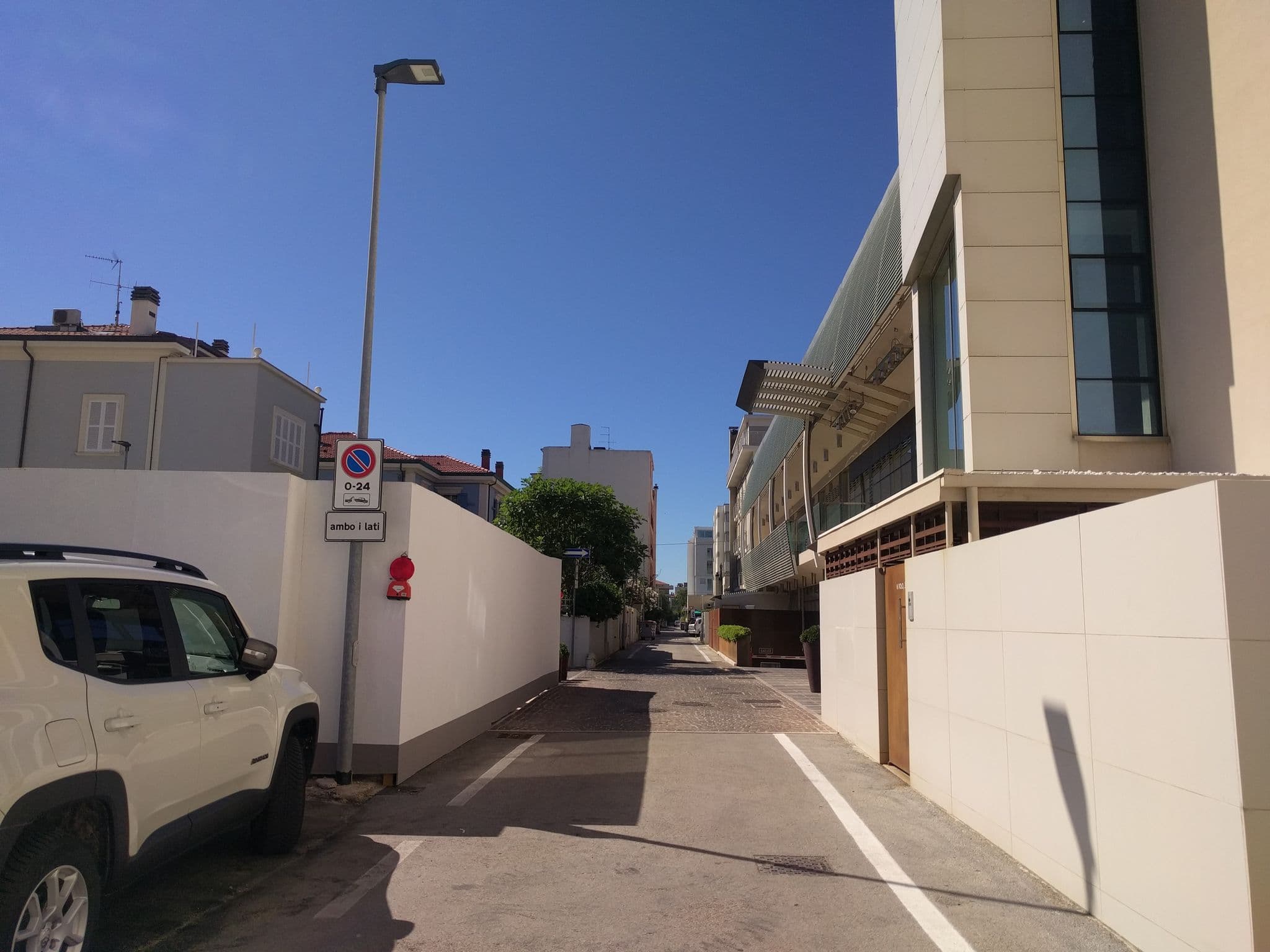 Street view near Hotel Bellevue, Pesaro — © sorcrosc (CC BY-SA · Mapillary)