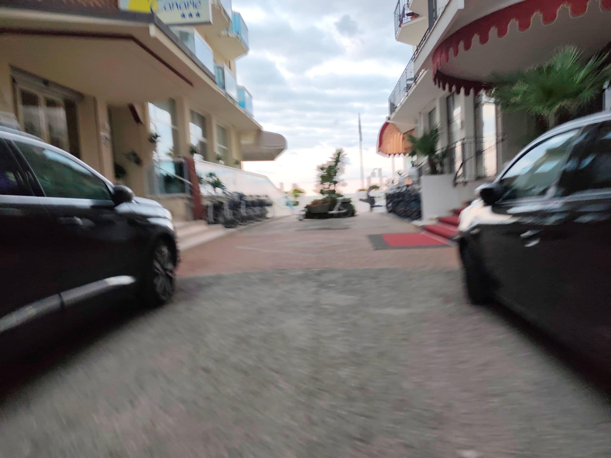 Street view near Manila, Lido di Jesolo — © Duro (CC BY-SA · Mapillary)