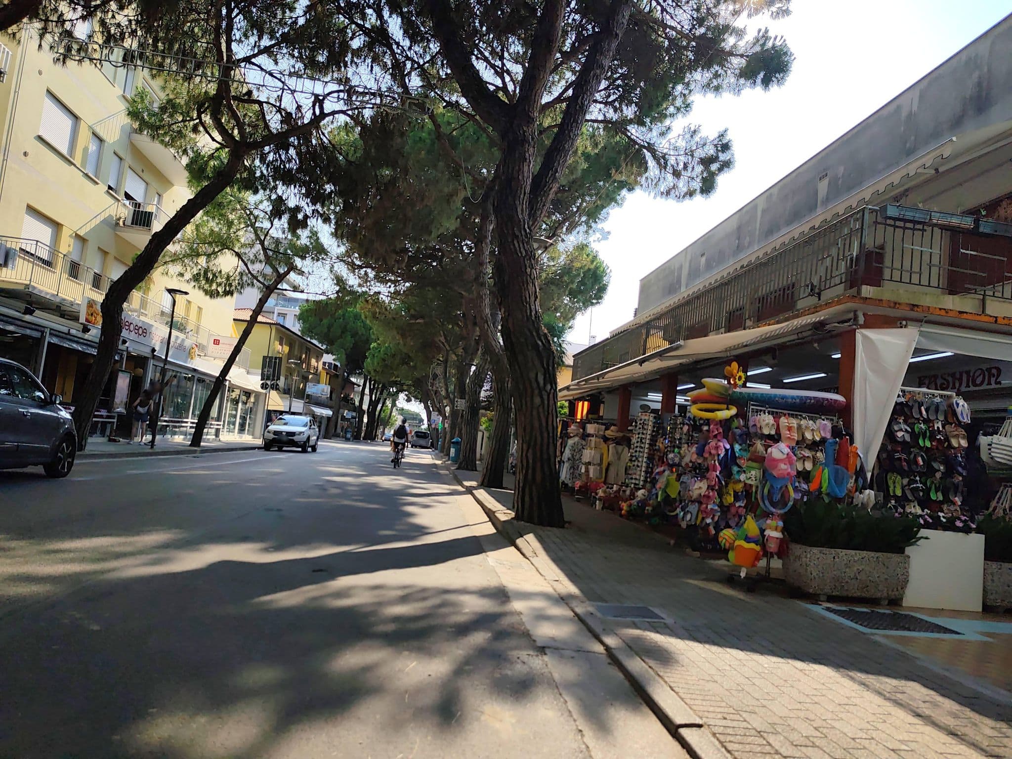 Street view near Residence Minerva, Lido di Jesolo