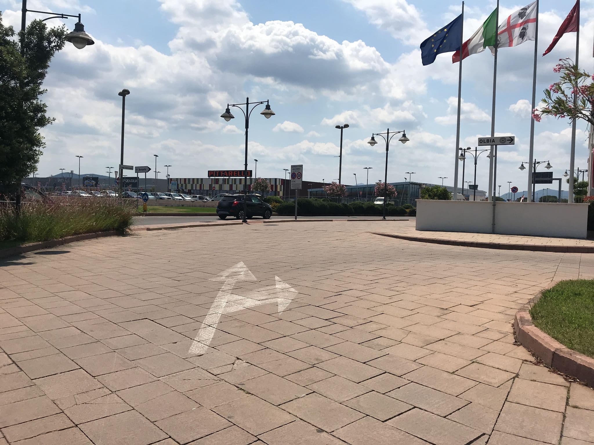 Street view near Jazz Hotel, Olbia — © thepriben (CC BY-SA · Mapillary)