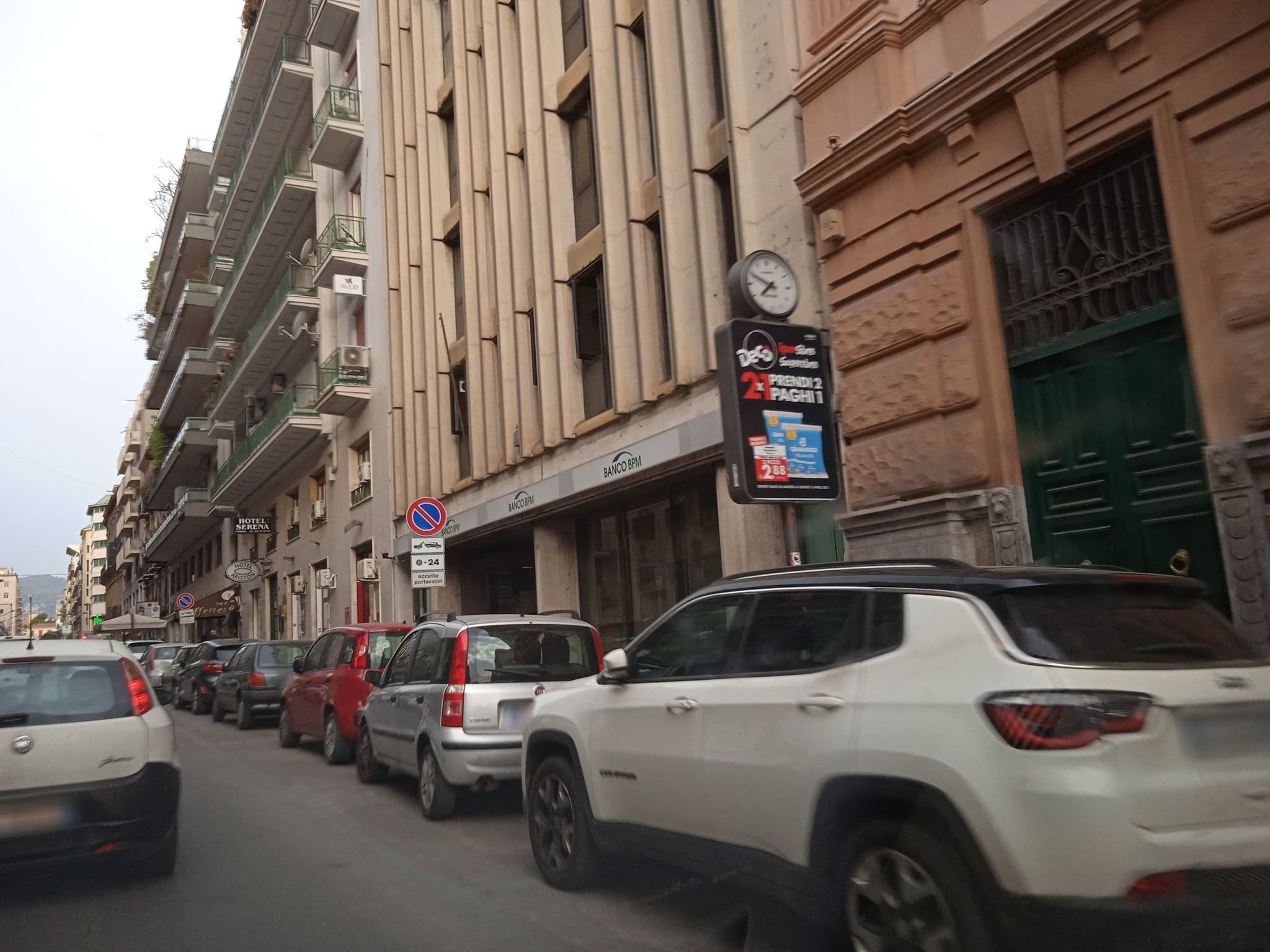 Street view near Grand Hotel Wagner, Palermo