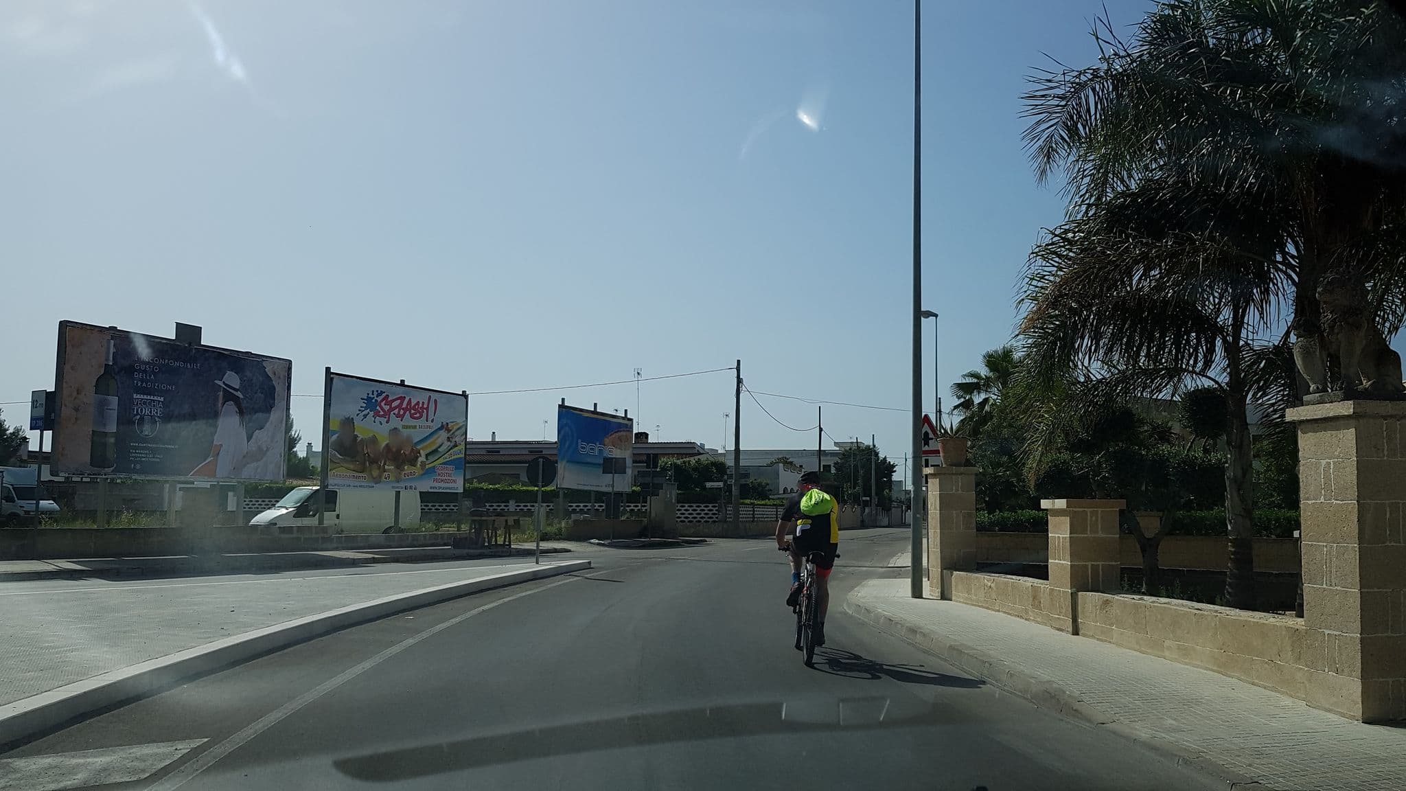 Street view near Albergo Villa Jonica, Porto Cesareo — © ale_zena_it (CC BY-SA · Mapillary)