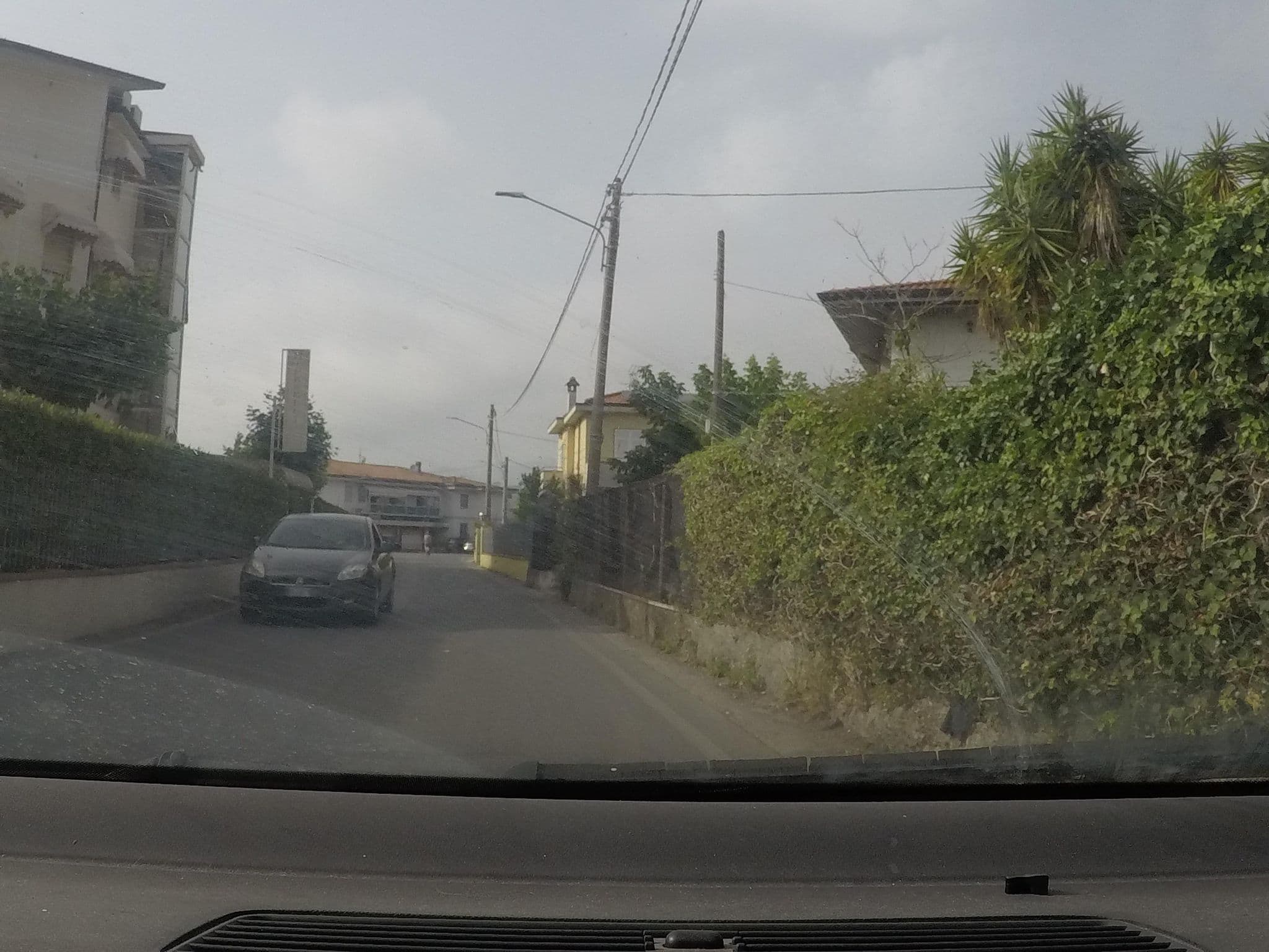Street view near Hotel Peselli, Marina di Massa — © cxc (CC BY-SA · Mapillary)