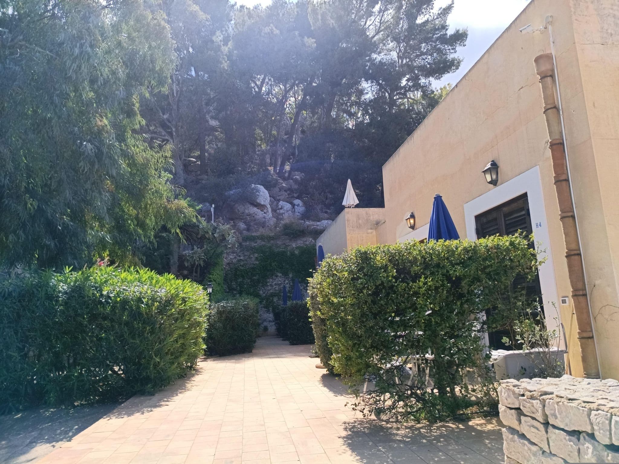 Street view near Villaggio Cala Mancina, San Vito Lo Capo — © ESTmapper1001 (CC BY-SA · Mapillary)