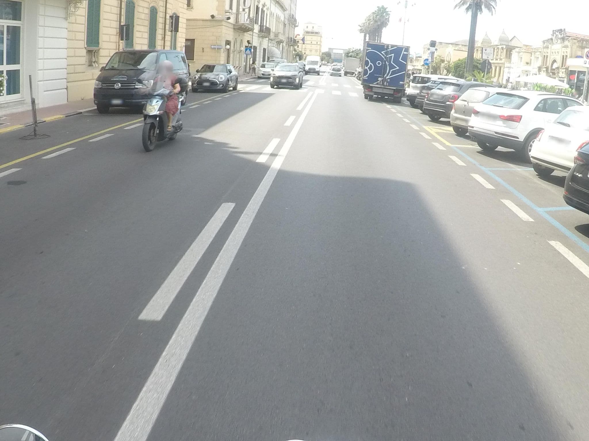 Street view near Hotel London, Viareggio — © cxc (CC BY-SA · Mapillary)