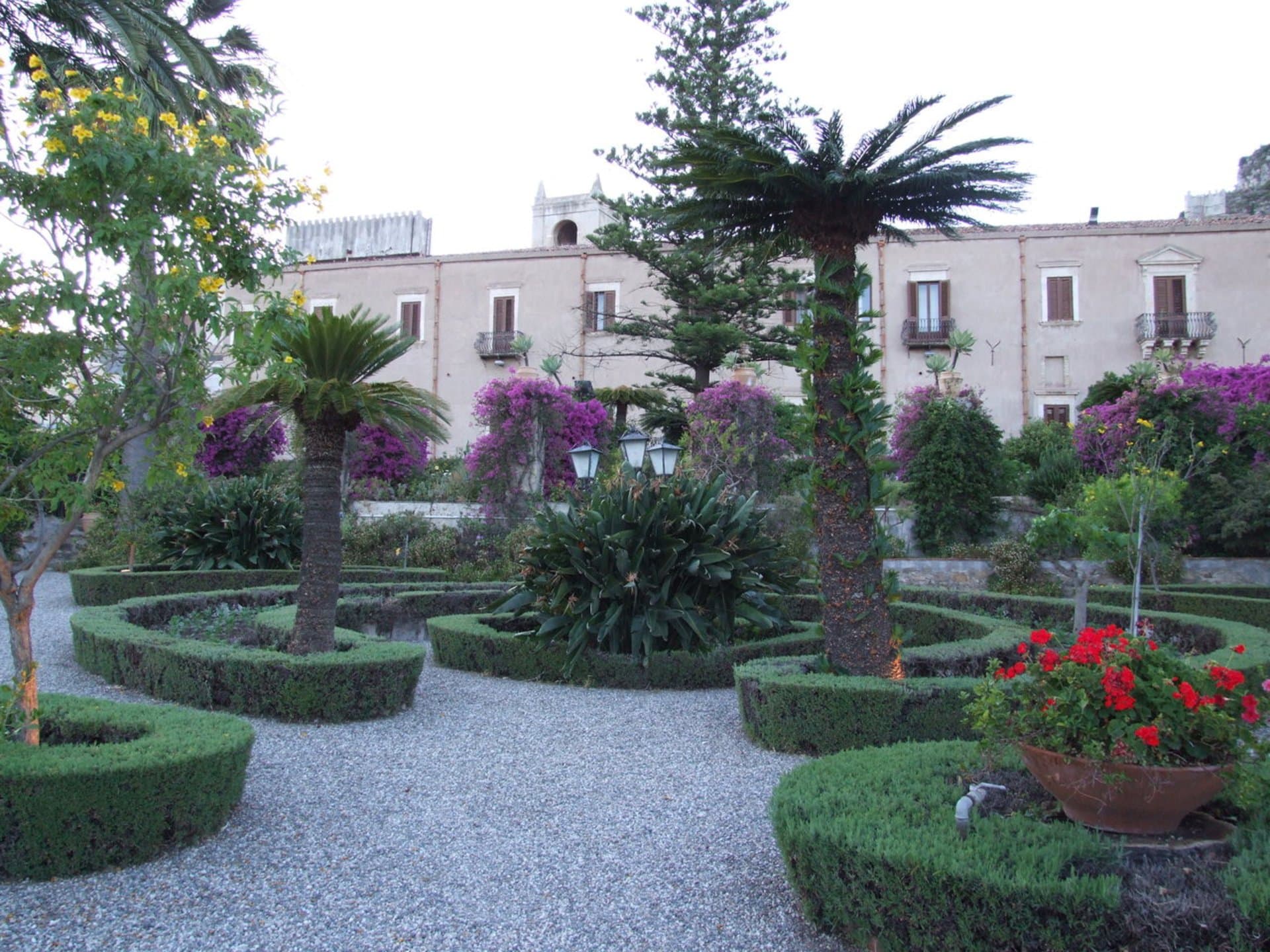 San Domenico Palace Hotel (via Wikimedia Commons, CC BY 2.0)