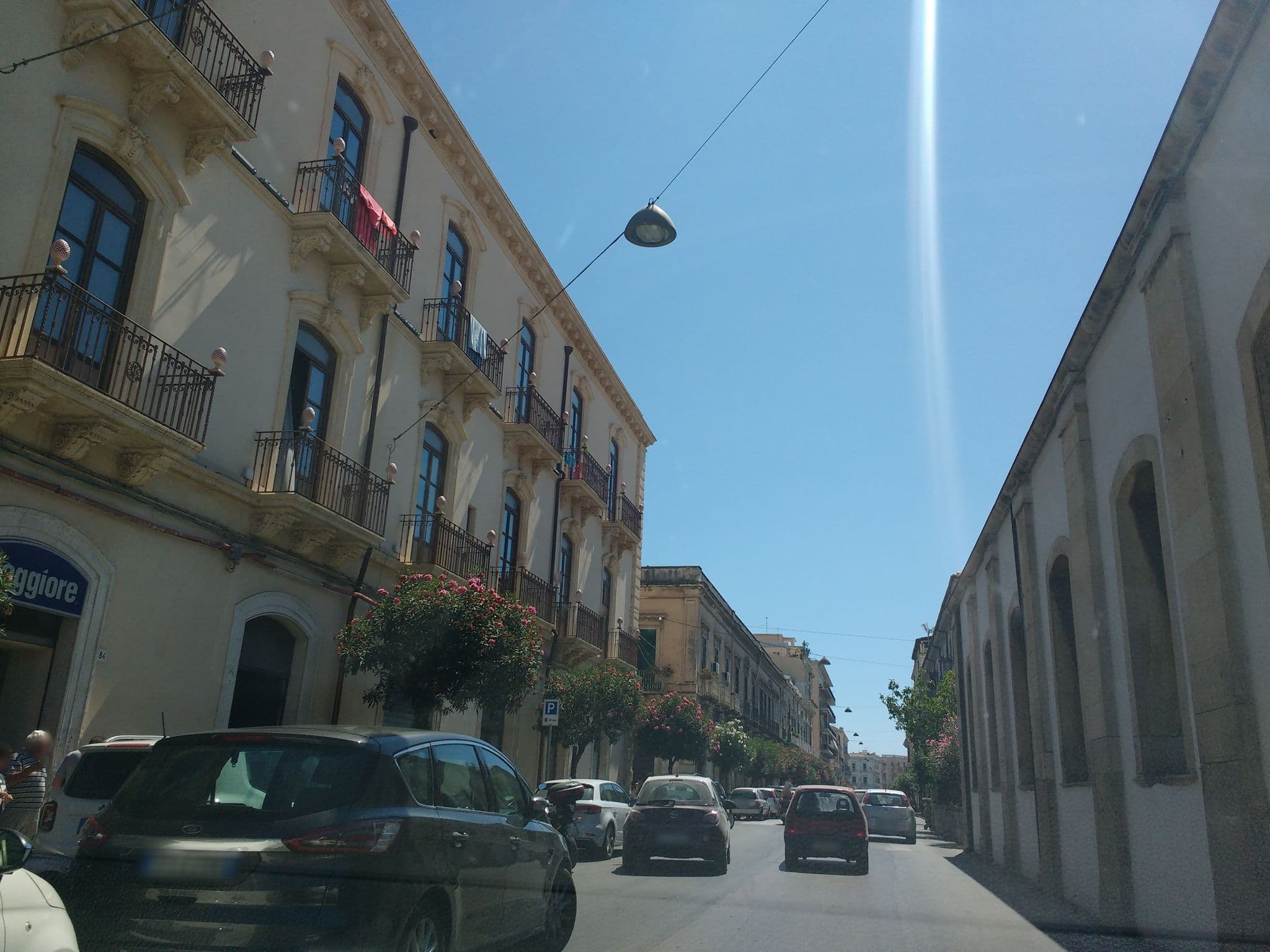 Street view near Grande Albergo Alfeo, Siracusa