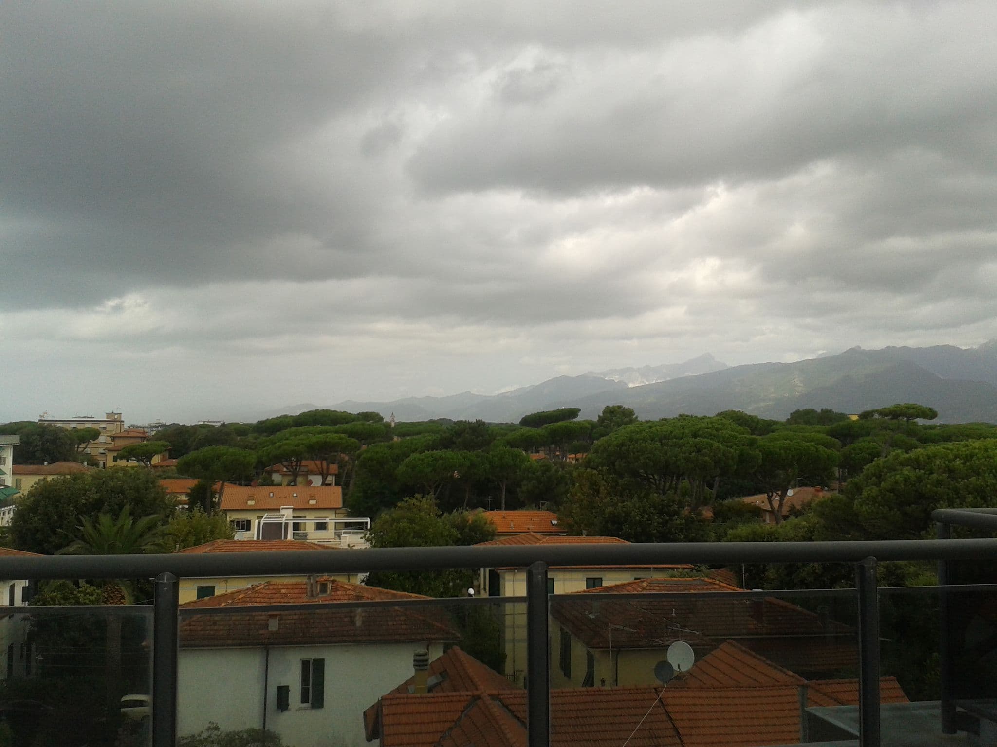 Street view near Hotel King, Pietrasanta — © sbiribizio (CC BY-SA · Mapillary)