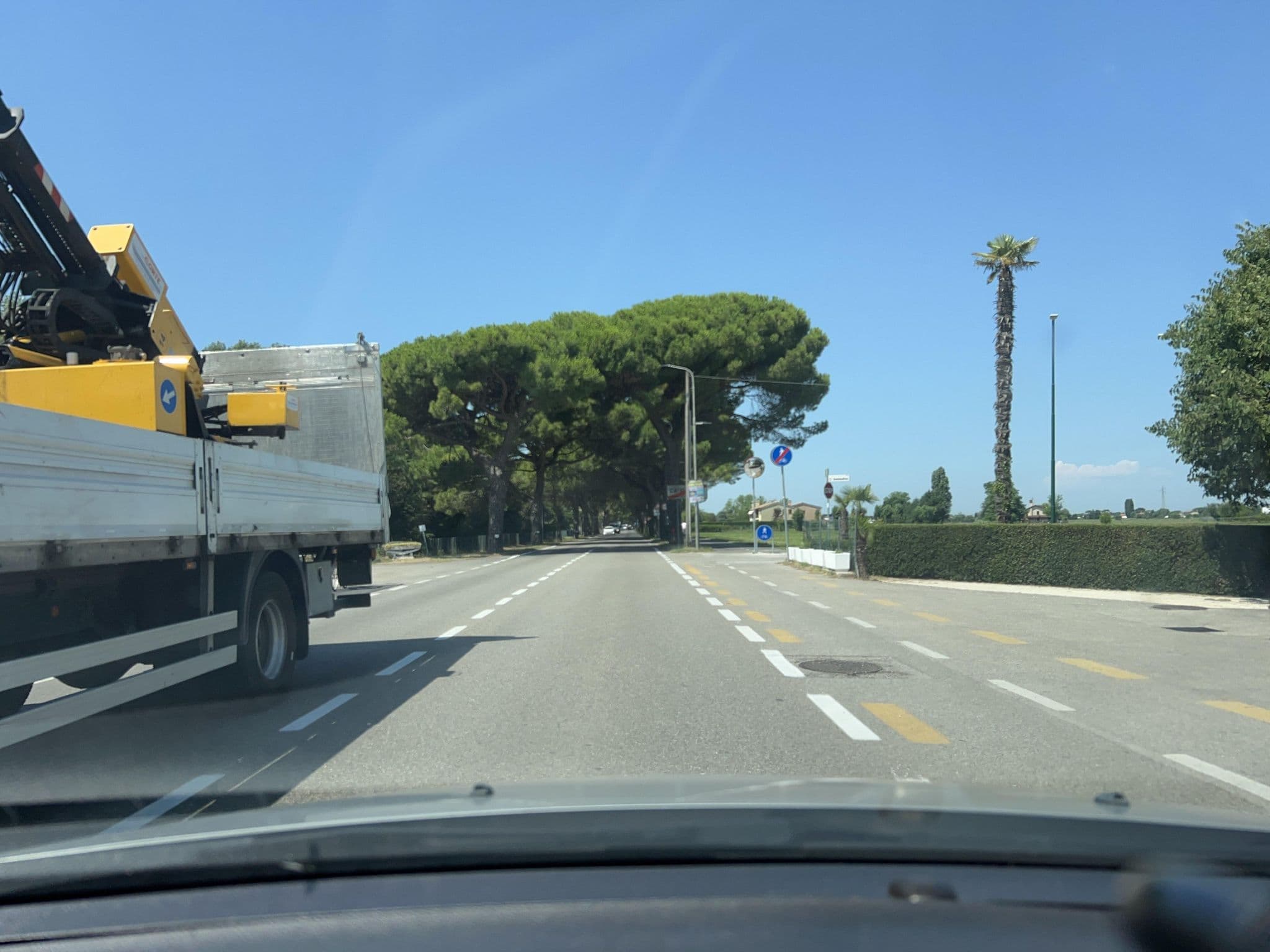 Street view near Blue Moon Fiammingo, Ca' Savio — © chicc0 (CC BY-SA · Mapillary)