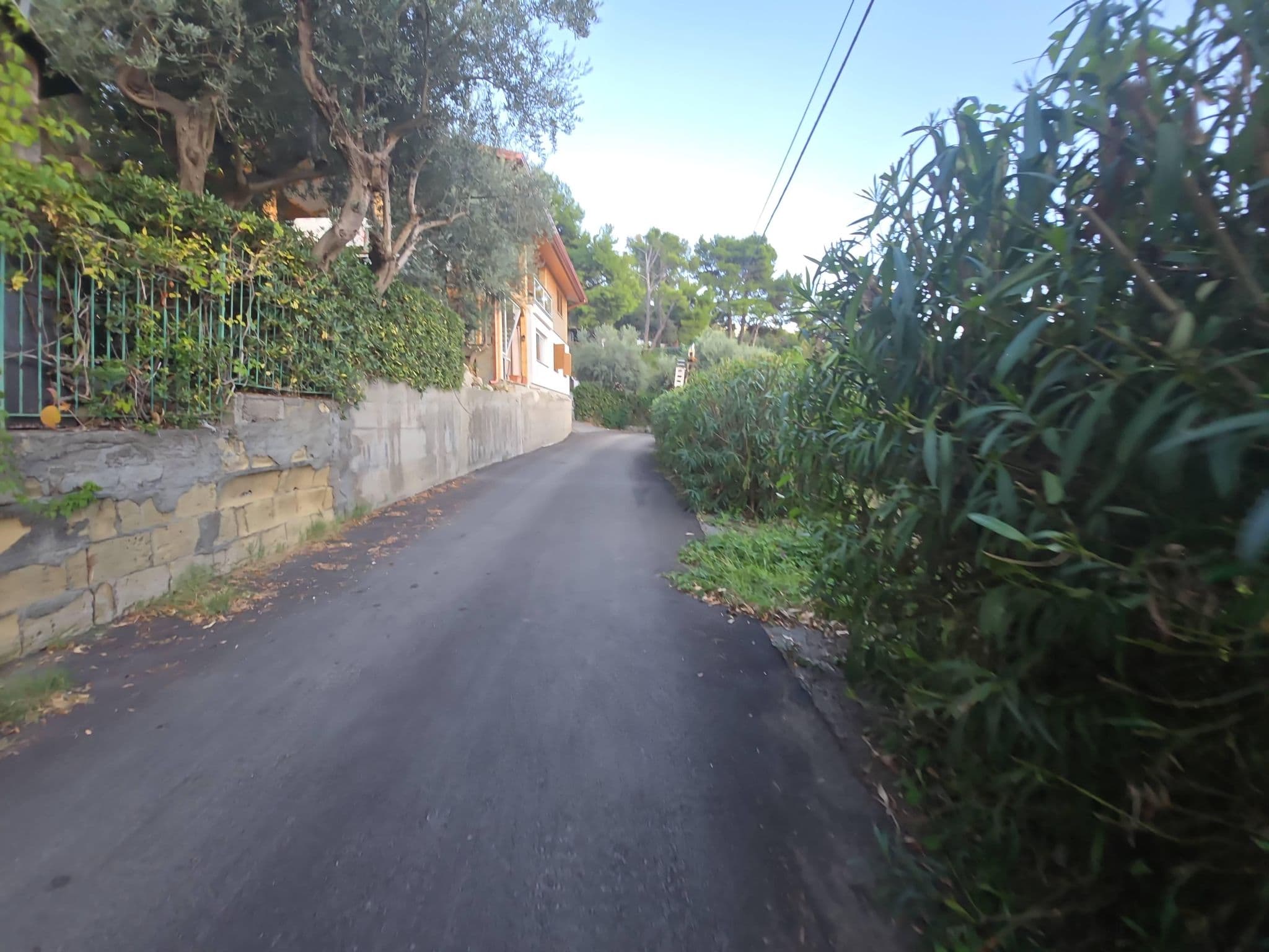 Street view near Villaggio Turistico Syrenuse, Sant'Agata sui Due Golfi — © s330503 (CC BY-SA · Mapillary)