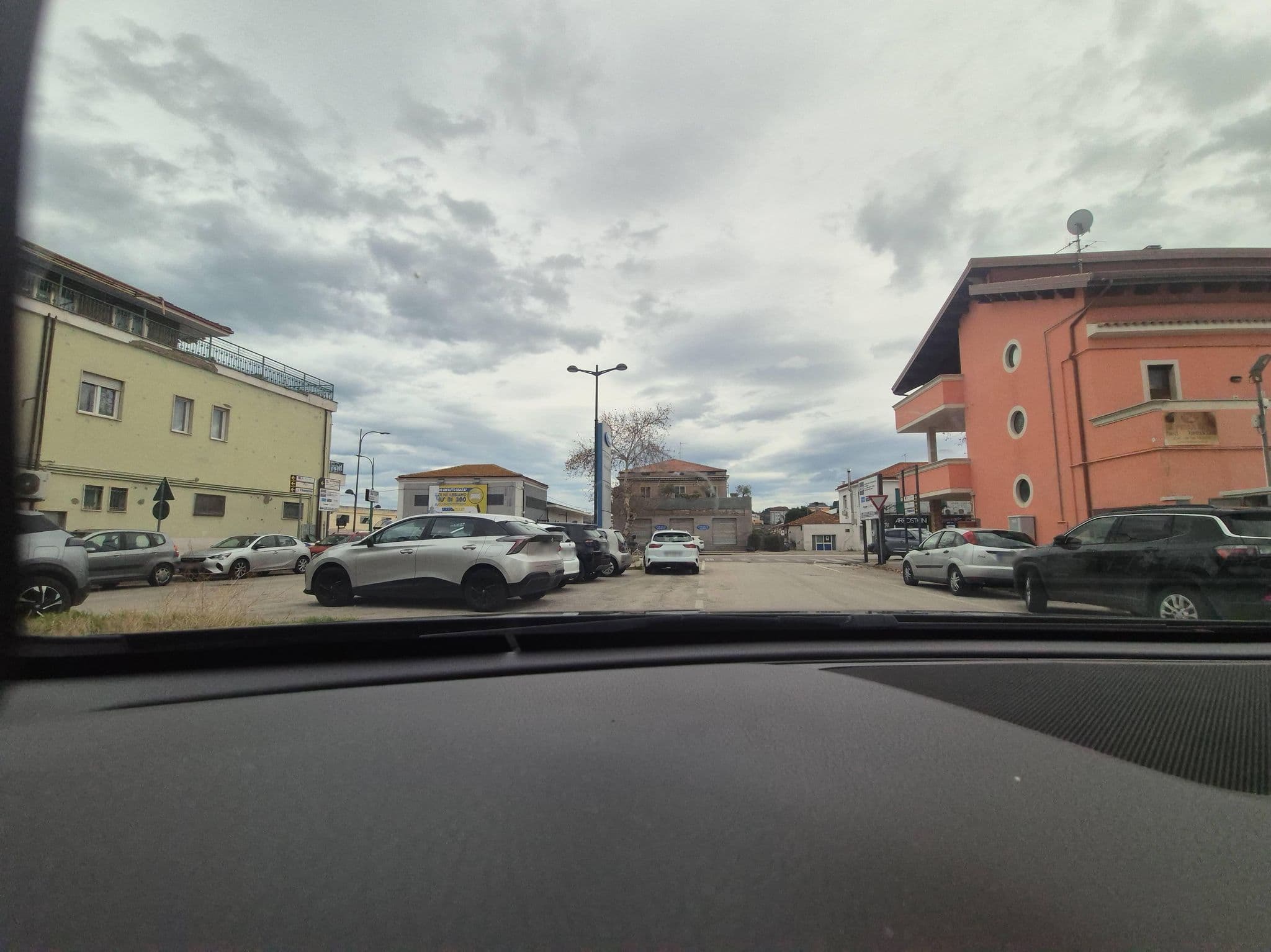 Street view near B&B La Perla Rosa, Pescara — © andis84 (CC BY-SA · Mapillary)