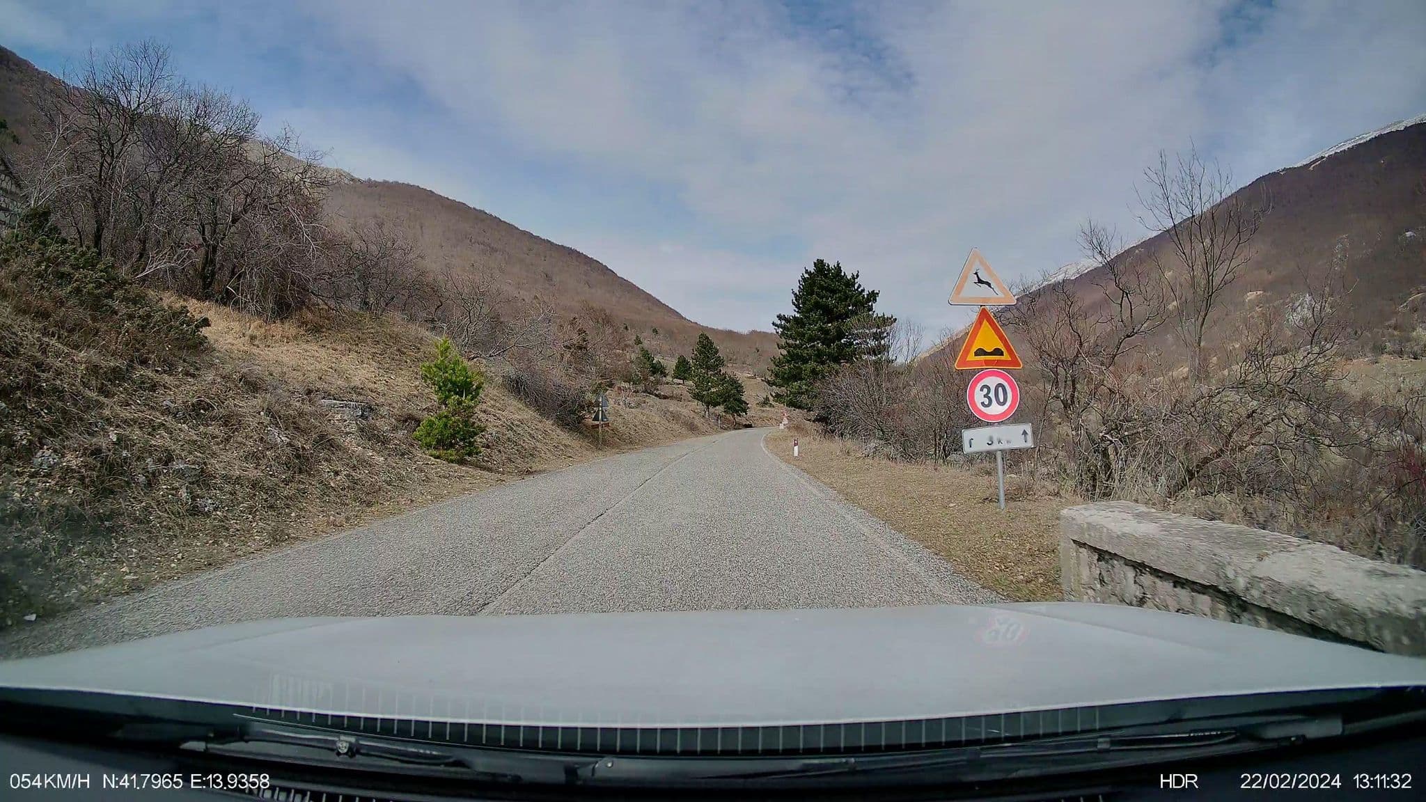 Street view near Rifugio Le Macchie, Pescasseroli — © Hrabroslav (CC BY-SA · Mapillary)