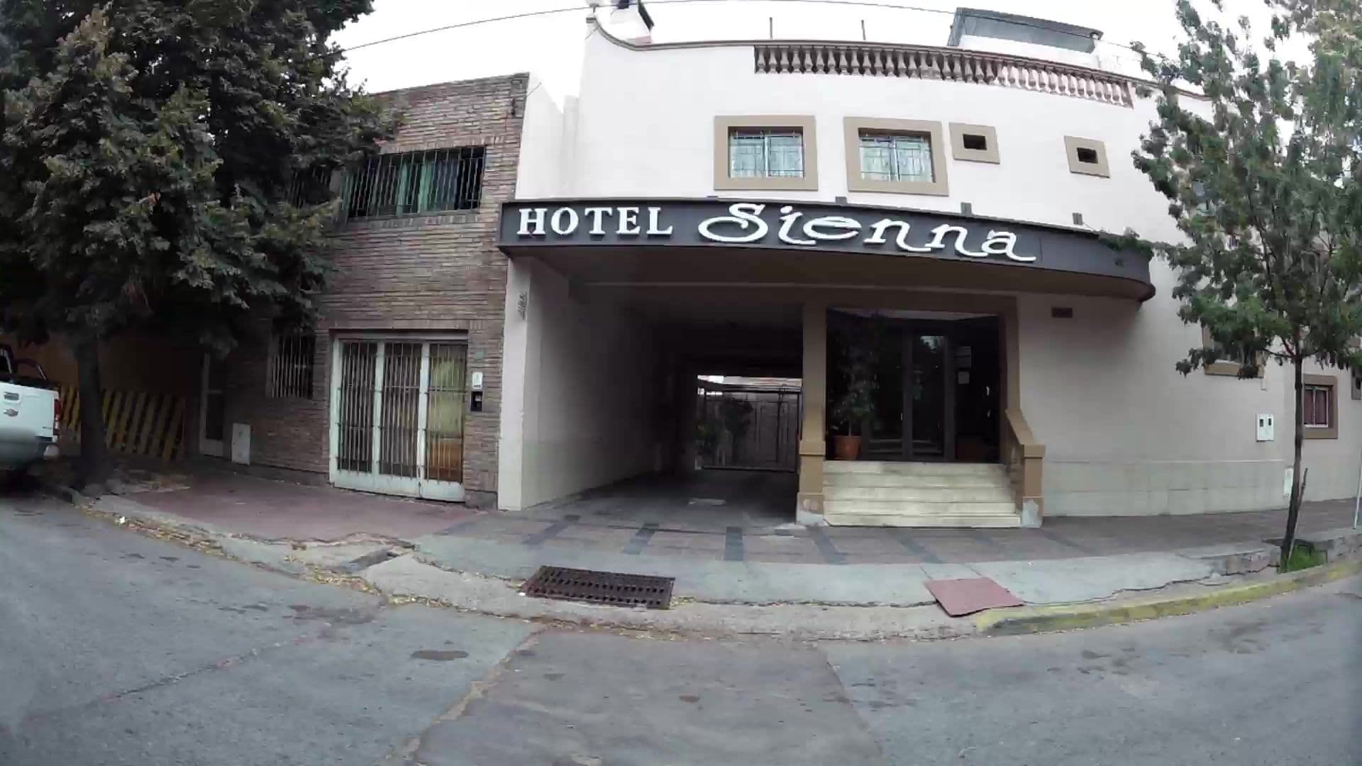 Street view near Hotel Sienna, Mendoza