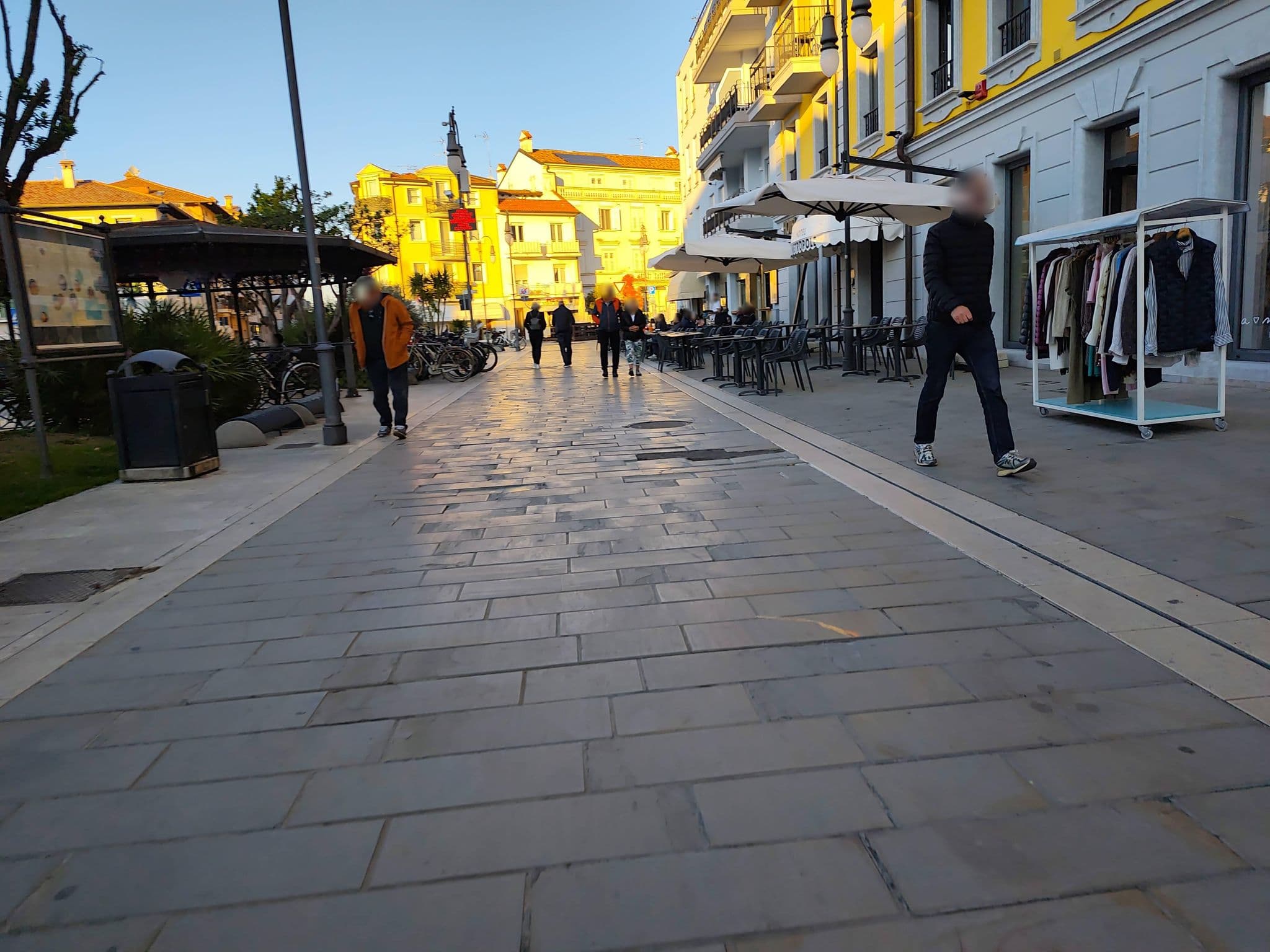 Street view near Metropole, Grado — © Duro (CC BY-SA · Mapillary)