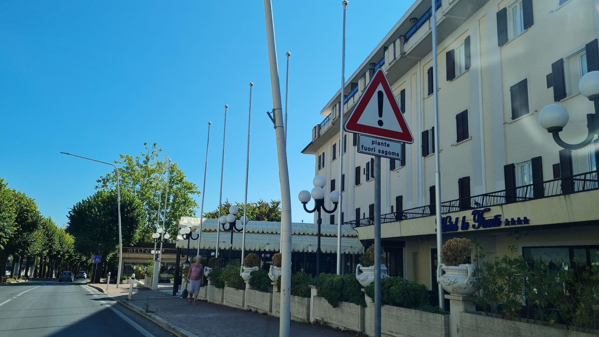 Street view near Grand Hotel Le Fonti, Chianciano Terme — © laniuscollurio (CC BY-SA · Mapillary)