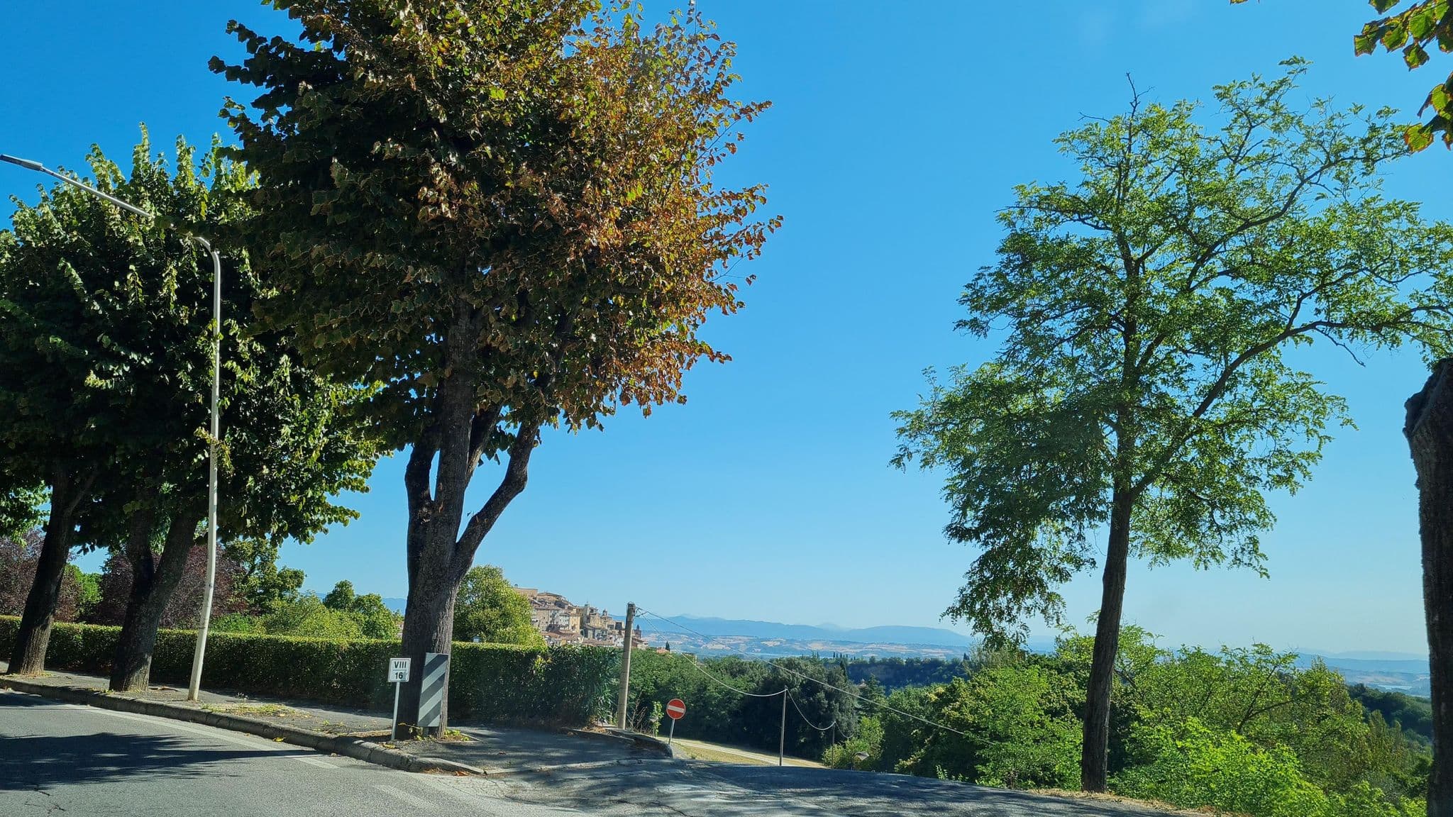 Street view near Albergo Dolomiti, Chianciano Terme — © laniuscollurio (CC BY-SA · Mapillary)