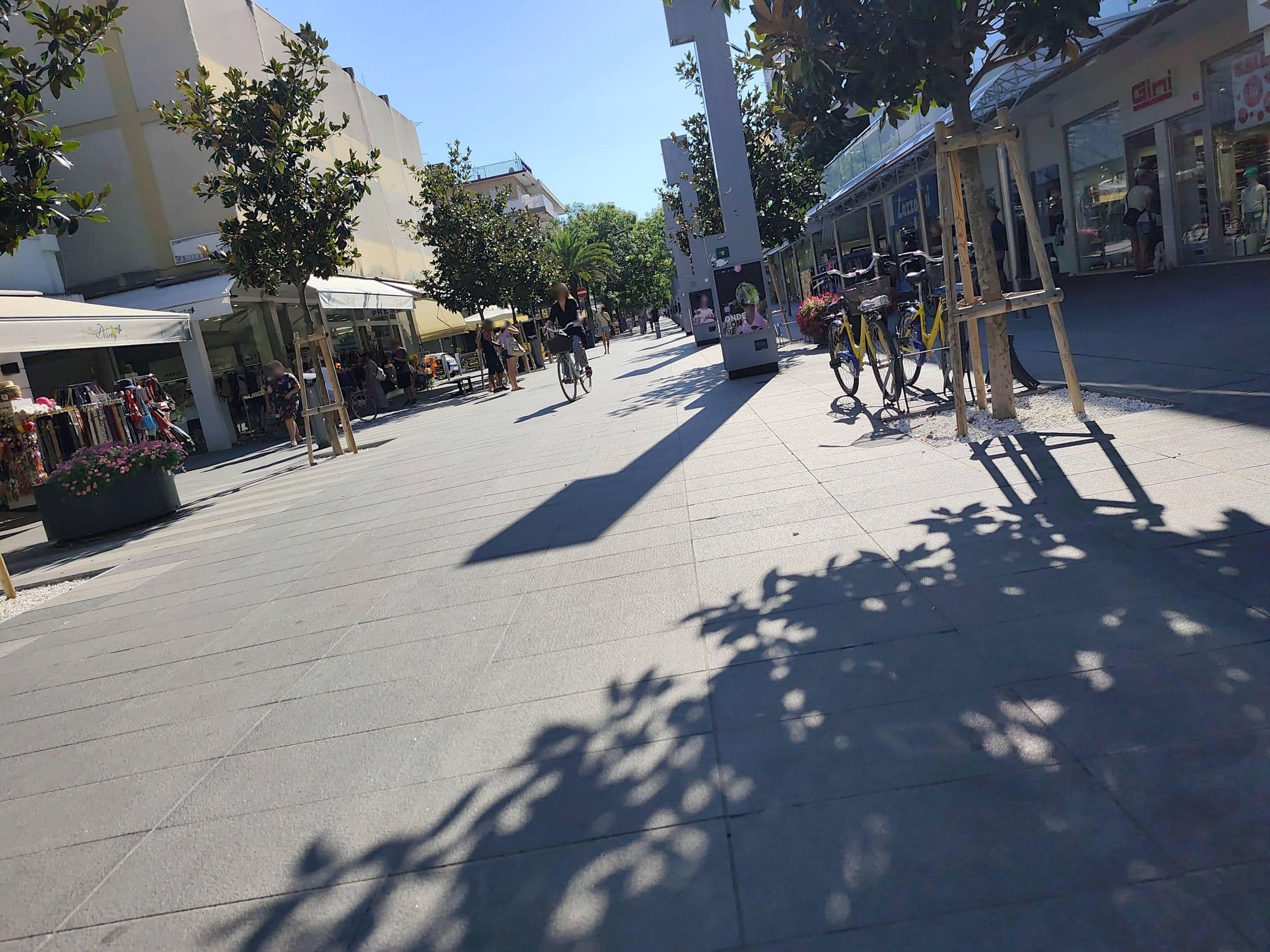 Street view near Flora, Lignano Sabbiadoro — © Duro (CC BY-SA · Mapillary)