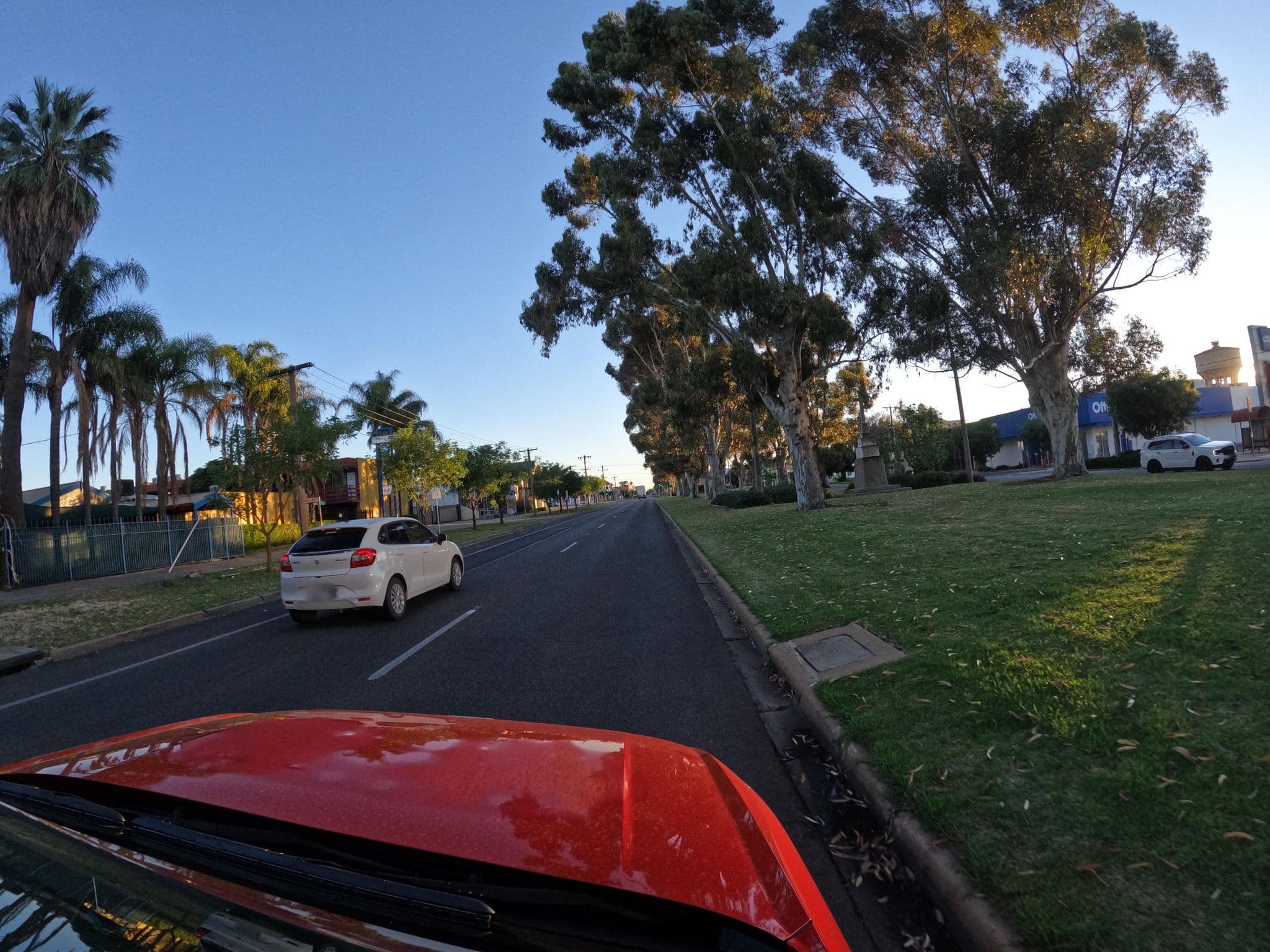 Street view near Mid City Plantation Motel, Mildura — © skillsy (CC BY-SA · Mapillary)